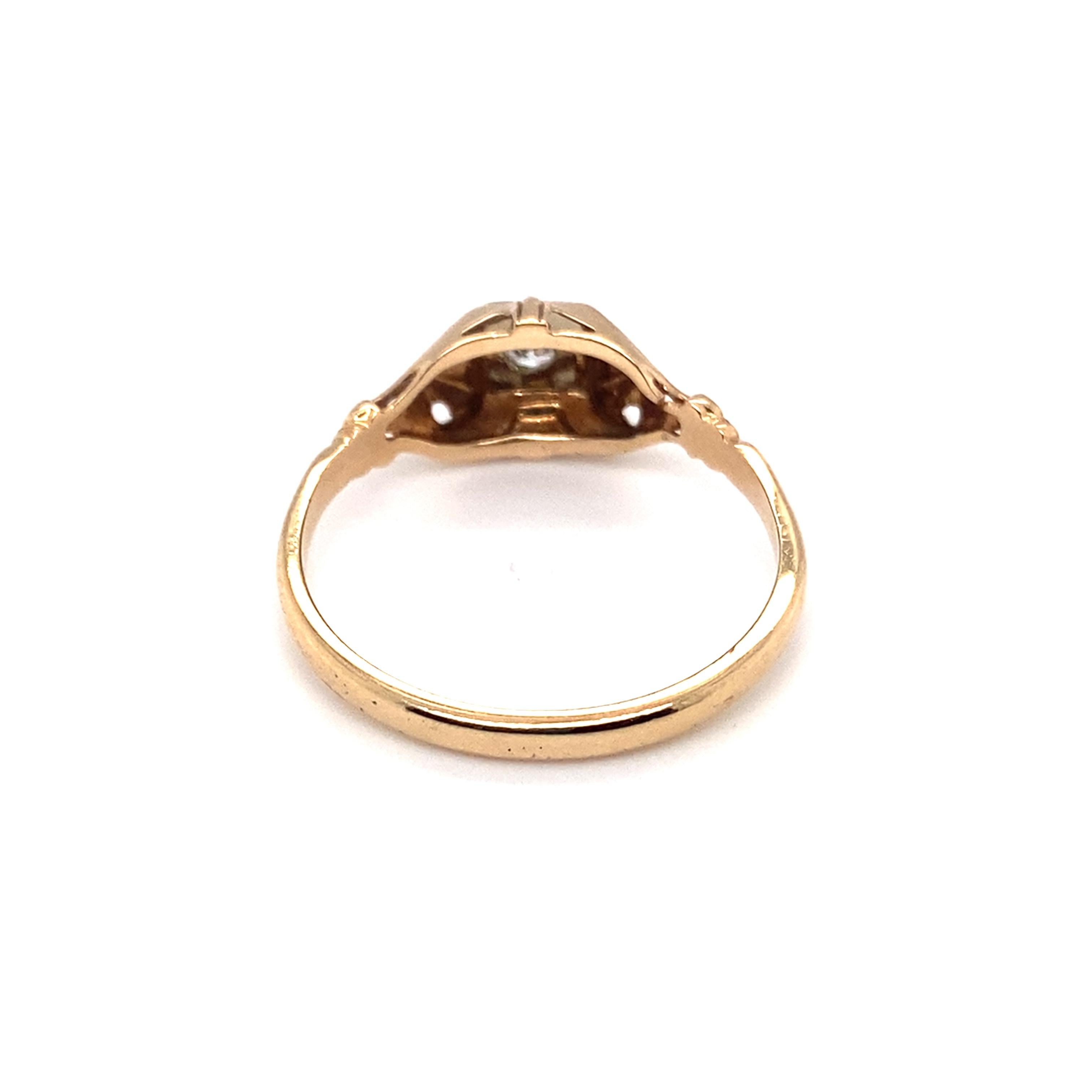 1920s Art Deco .10 Carat Diamond Ring in 14 Karat Two Tone Gold For Sale 1