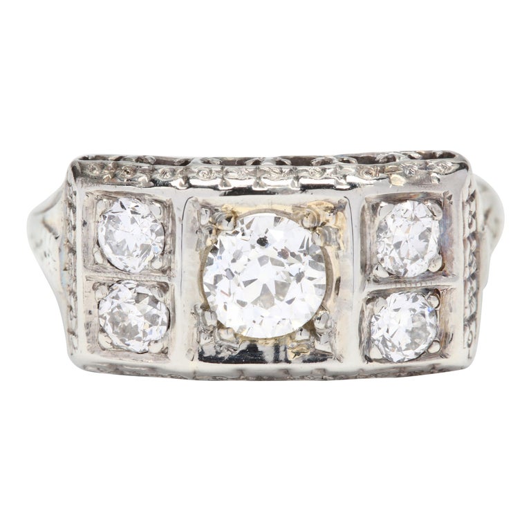1920s Art Deco 18 Karat White Gold Diamond Ring For Sale at 1stDibs