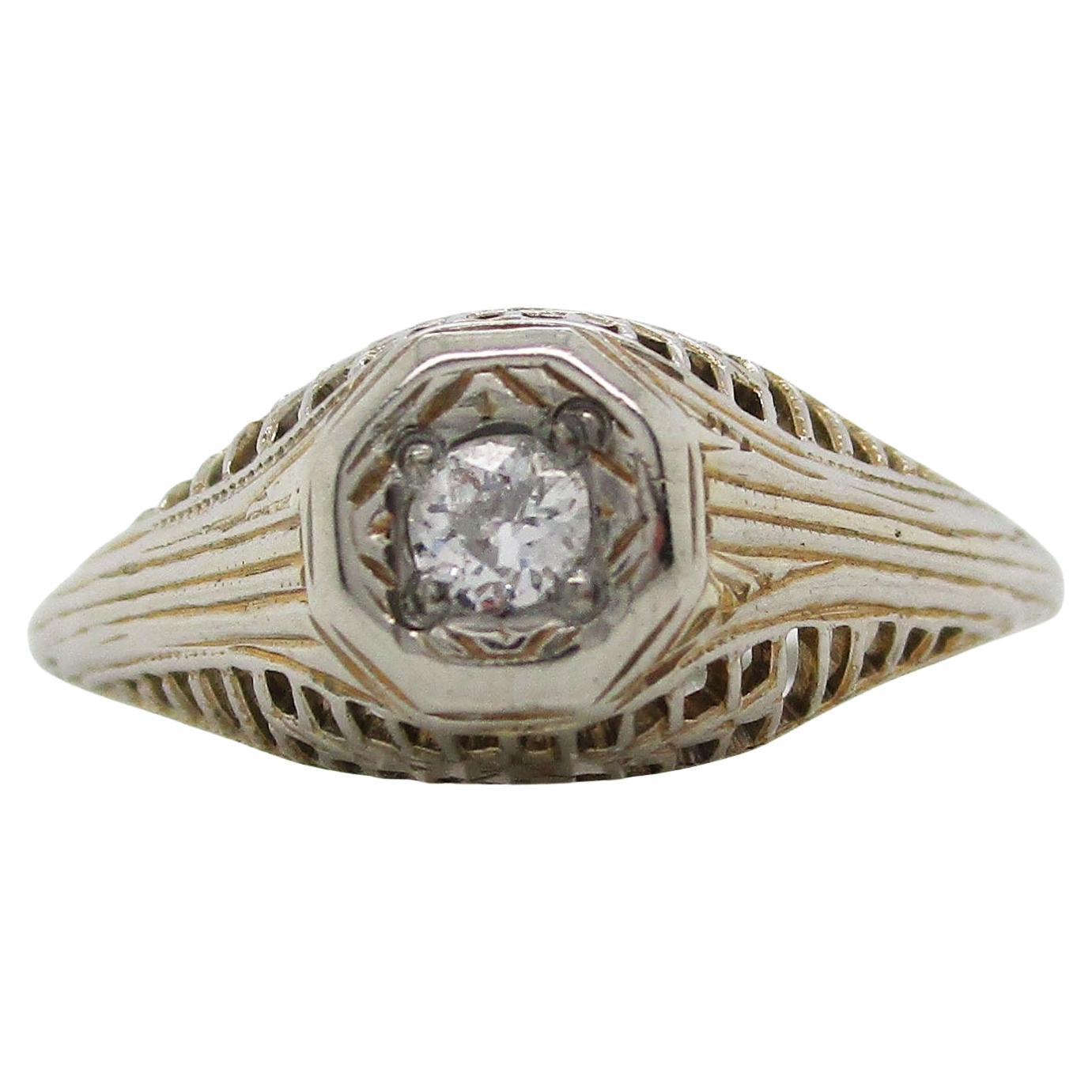 1920's Art Deco 18K White Gold Filigree Diamond Ring