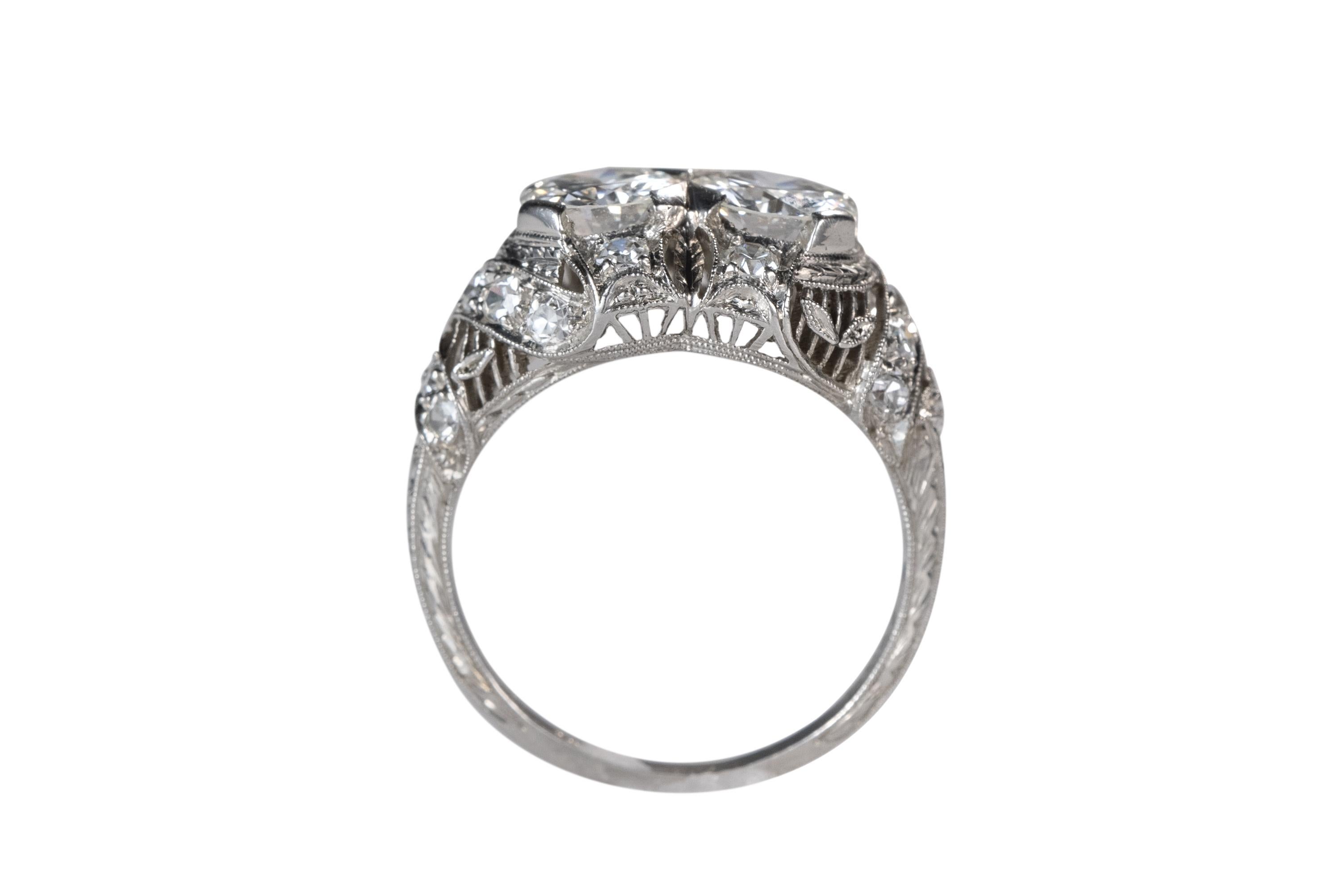 Old European Cut 1920s Art Deco 1.90 Carat Total Diamond Engagement Ring, Platinum