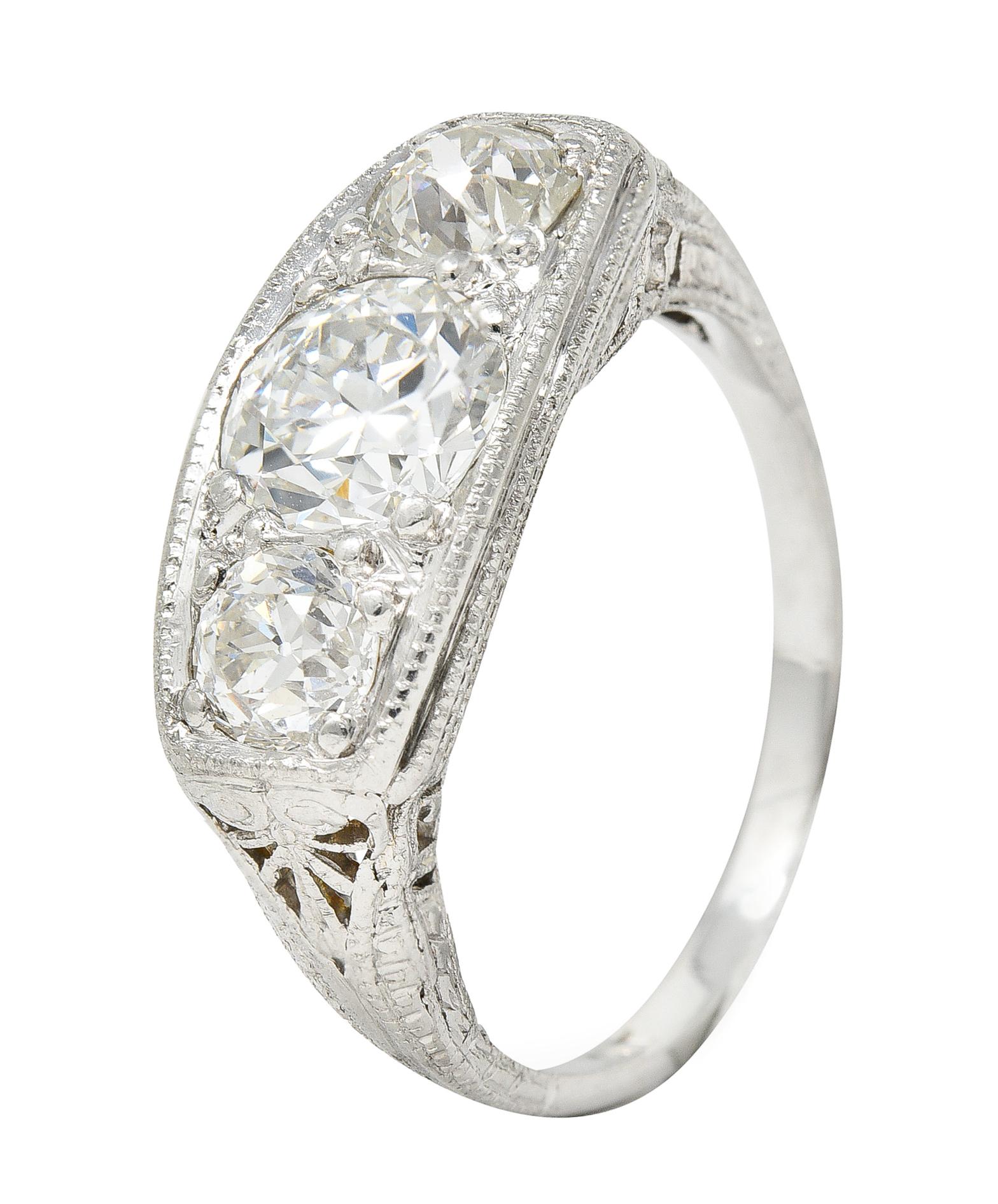 1920's Art Deco 2.95 Carats Diamond Platinum Three Stone Dinner Ring 3