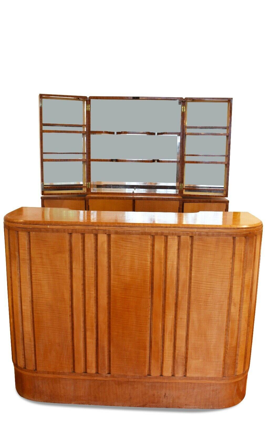 A rare original 1930's free standing bar. 

This rare and unique bar comprises of a free standing serving counter and a separate unit which is for display and storage. 

The free standing serving bar has a slight curved shaped front with ridged