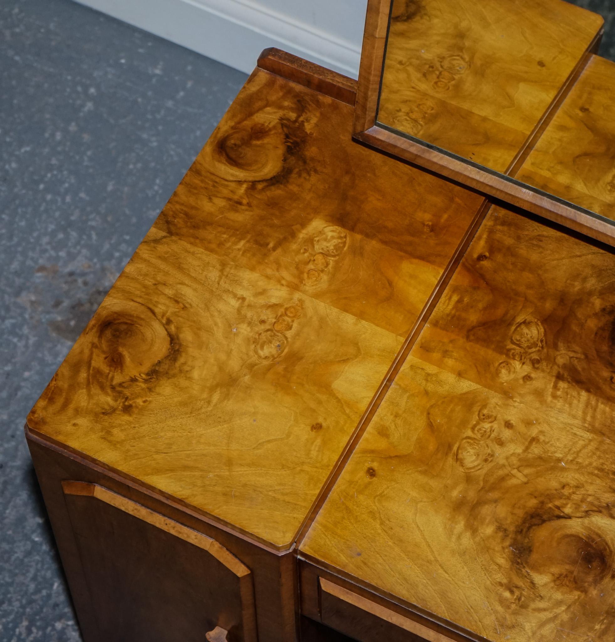 1920'S ART DECO BURR WALNUT DRESSING TABLE WITH LARGE MiRROR CUPBOARDS & DRAWERS For Sale 4