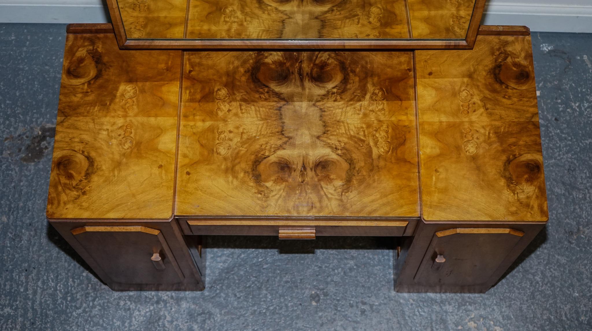 1920'S ART DECO BURR WALNUT DRESSING TABLE WITH LARGE MiRROR CUPBOARDS & DRAWERS For Sale 1