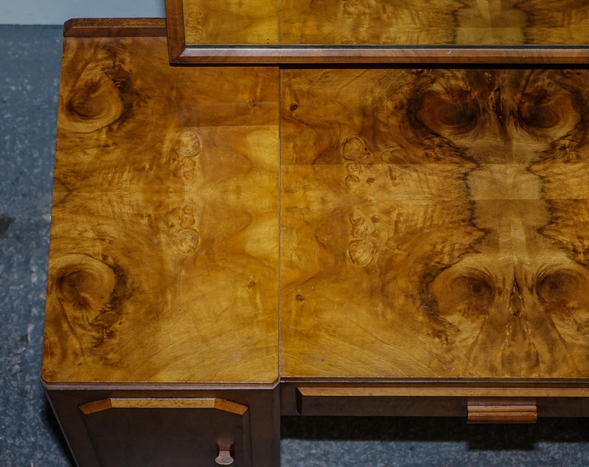 1920'S ART DECO BURR WALNUT DRESSING TABLE WITH LARGE MiRROR CUPBOARDS & DRAWERS For Sale 2
