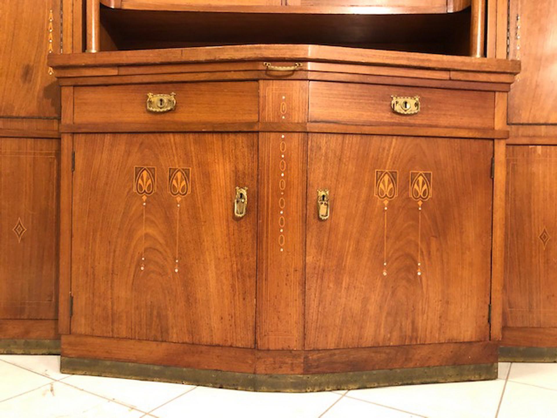 1920s Art Deco Cabinet Living Room Buffet with a Mirror In Good Condition In Senden, NRW