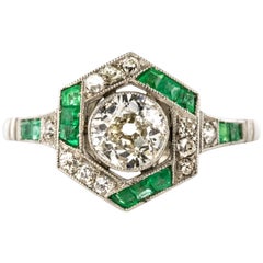 1920s Art Deco Calibrated Emeralds Diamonds Ring