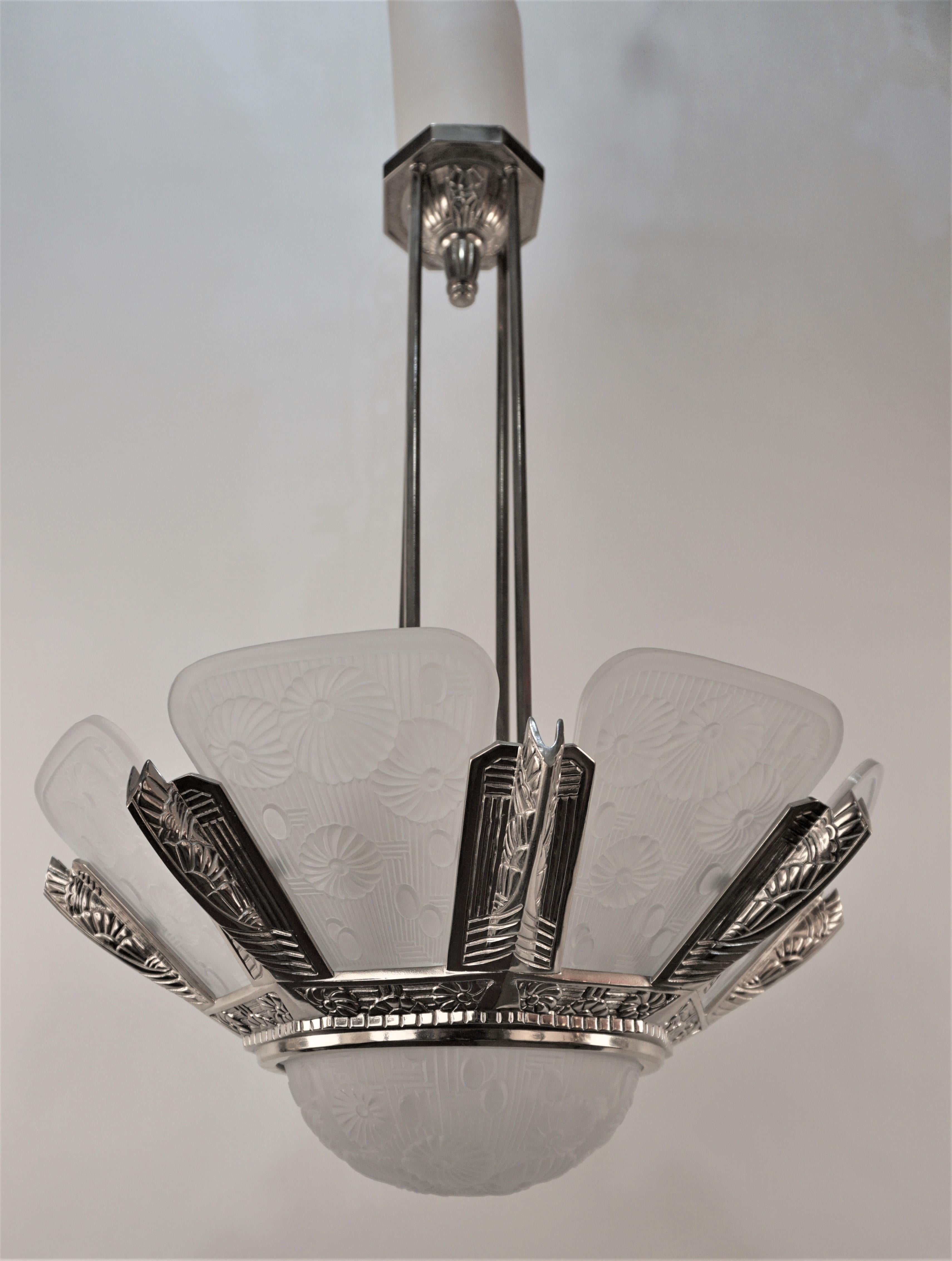 1920'S Art Deco chandelier by Daum/Lorian For Sale 4