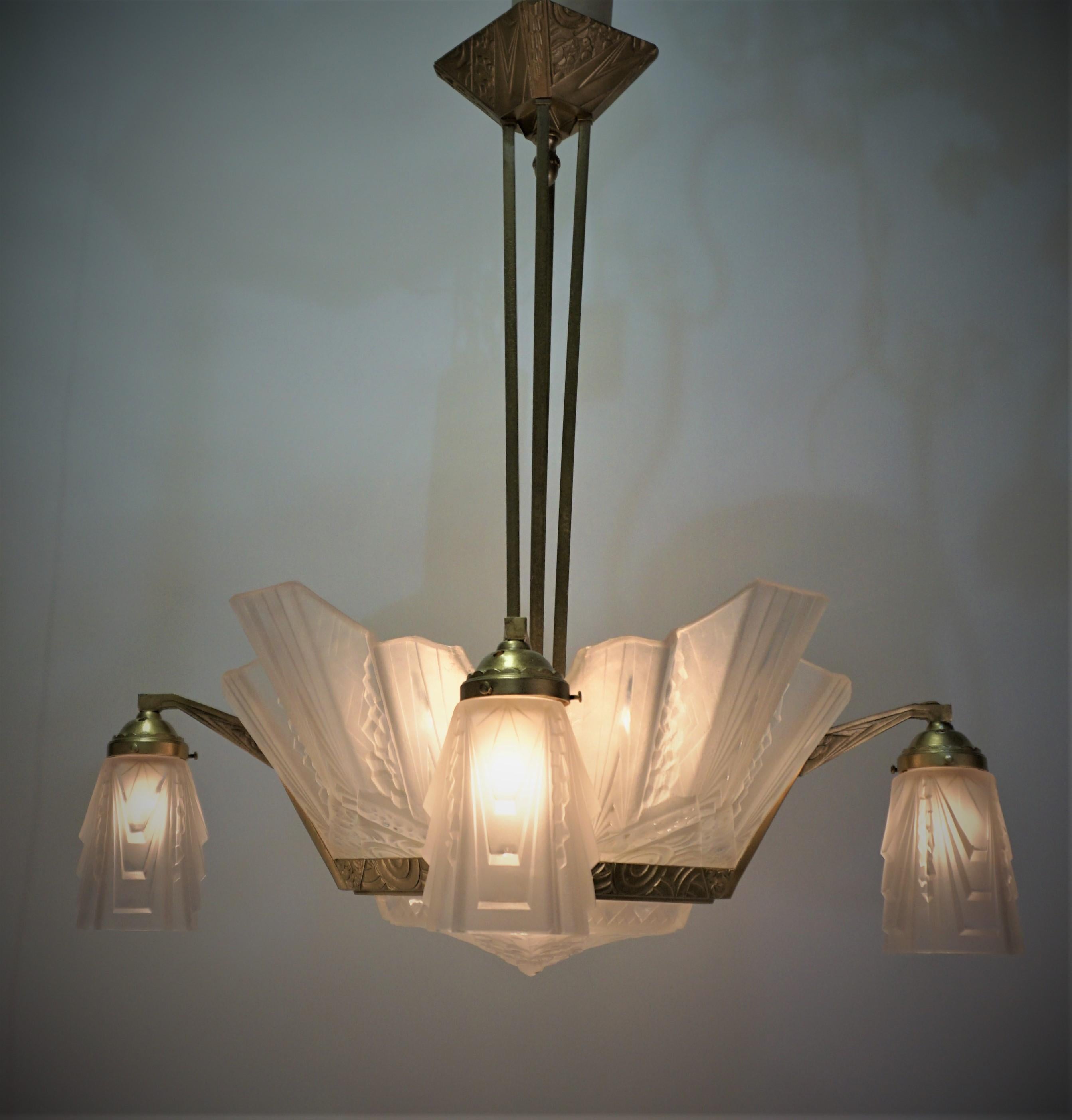 French 1920's Art Deco Chandelier by Muller Freres 
