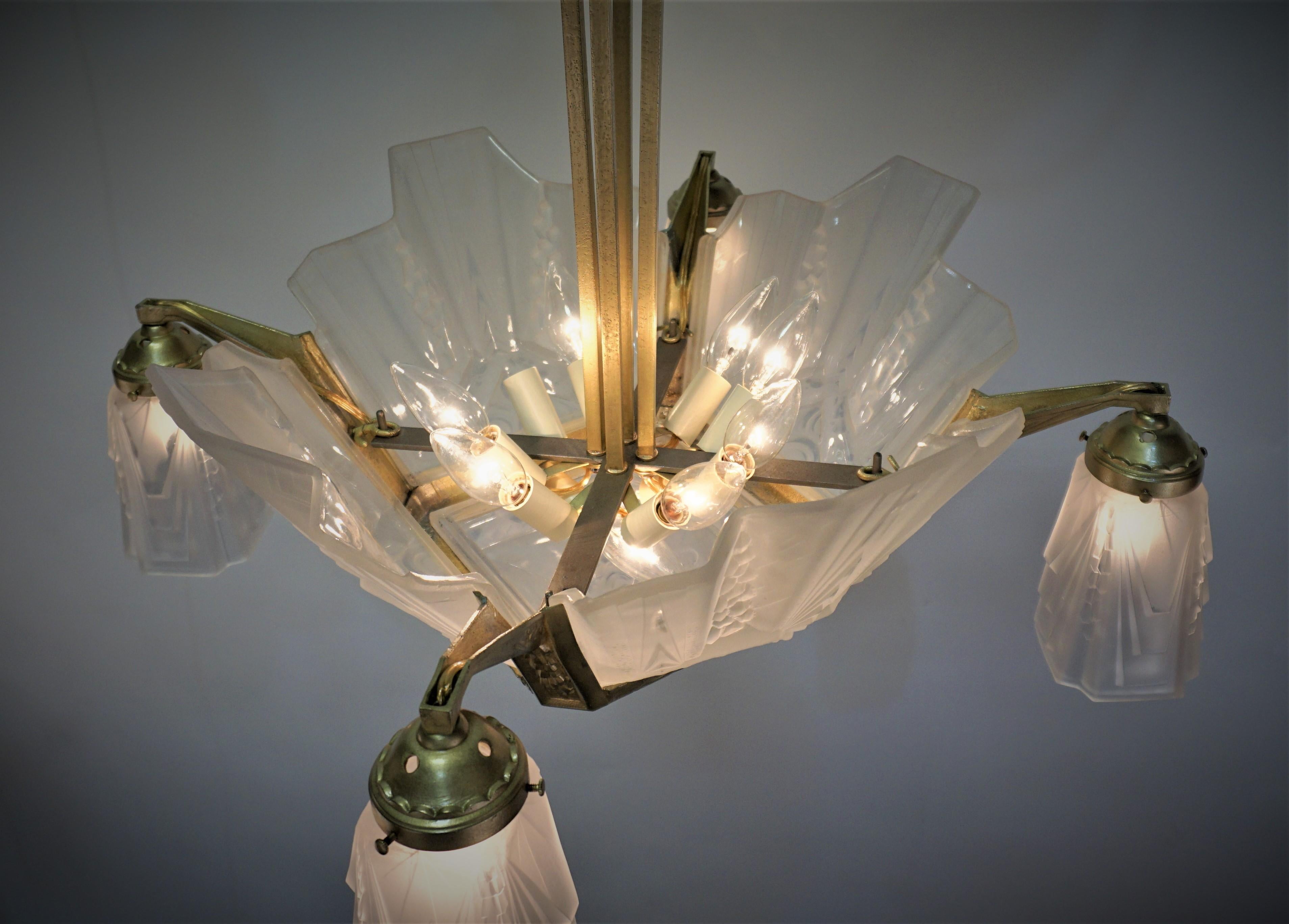 Early 20th Century 1920's Art Deco Chandelier by Muller Freres 