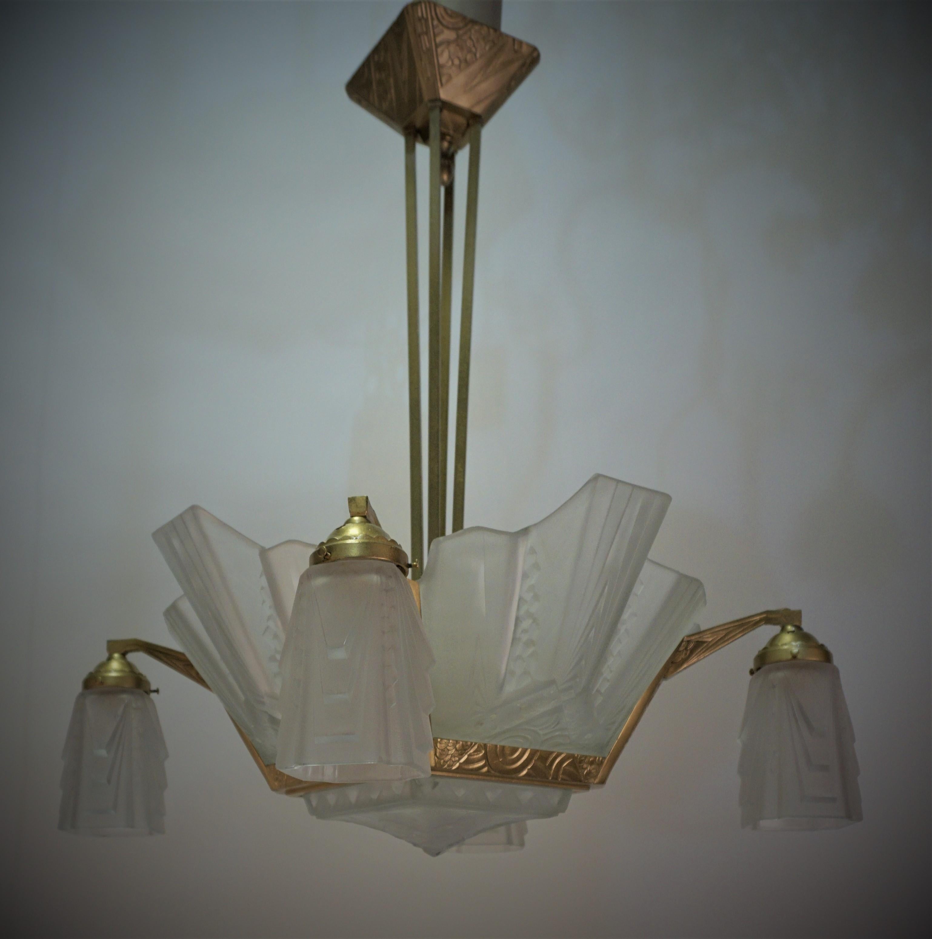 1920's Art Deco Chandelier by Muller Freres  1