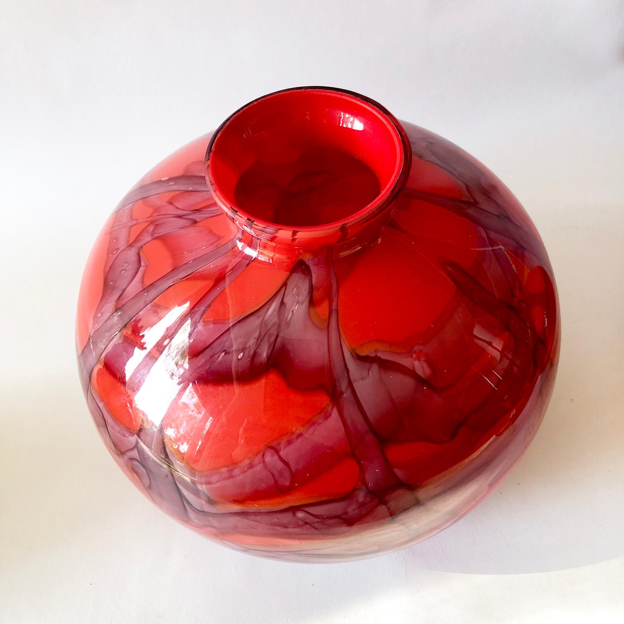 1920s Art Deco Czechoslovakian Bohemian Webbed Art Glass Ball Vase Collection In Good Condition In Palm Springs, CA