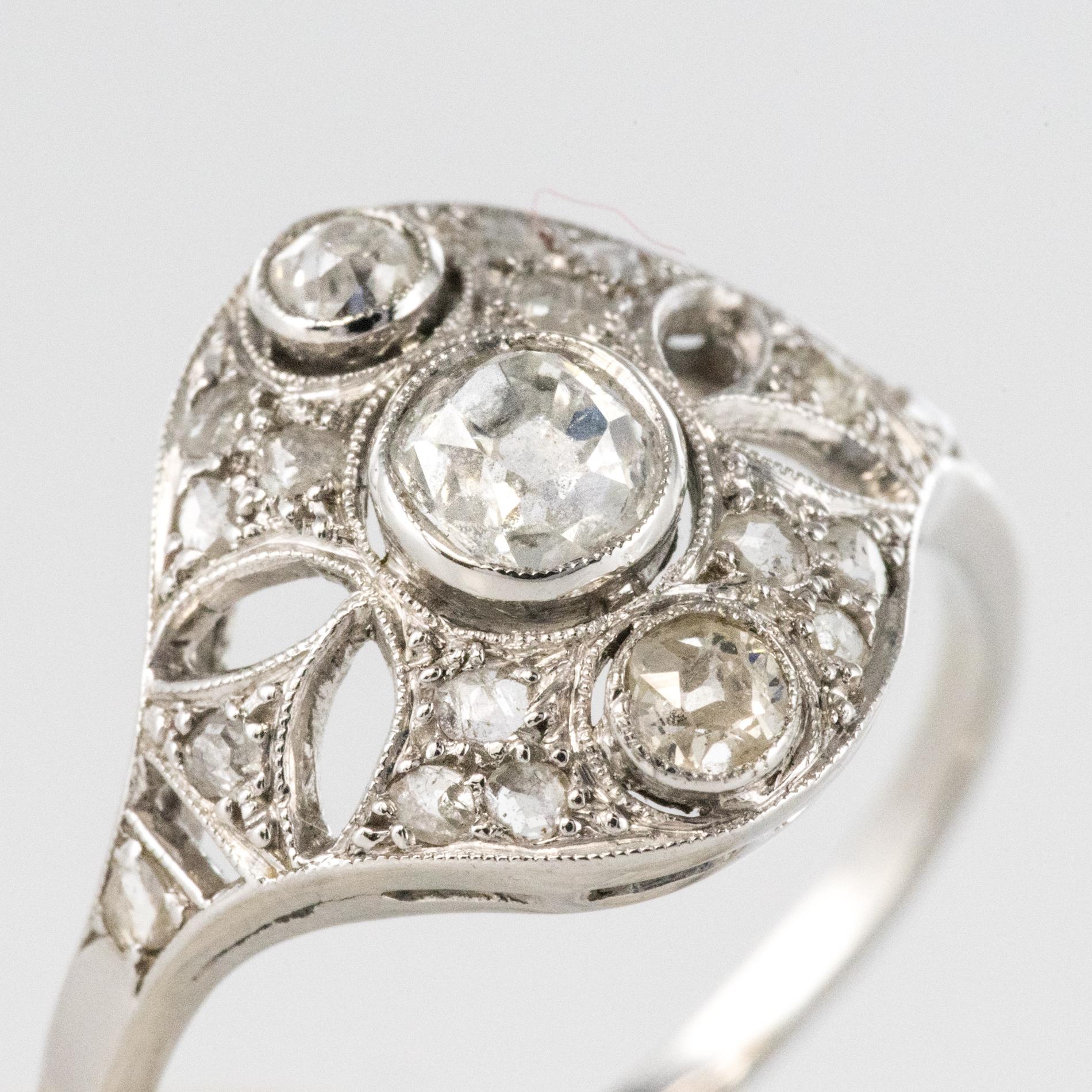 1920s Art Deco Diamond 18 Karat White Gold Ring 3