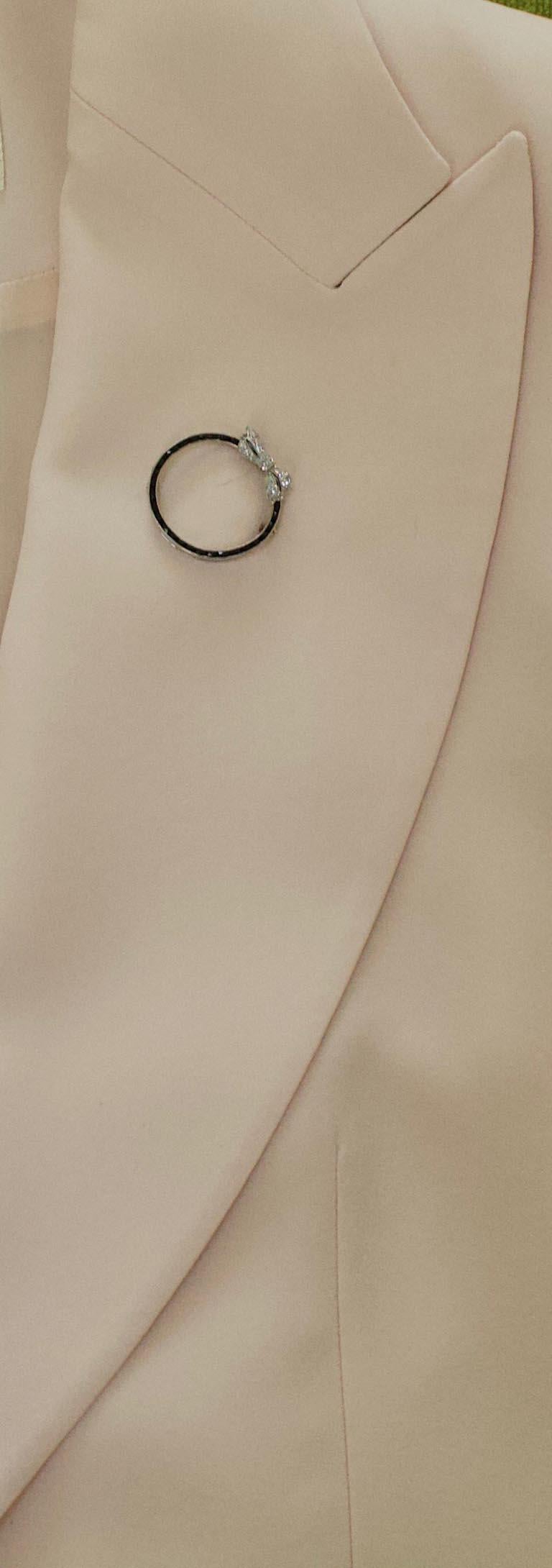 1920s Art Deco Diamond and Onyx Circle Brooch in Platinum For Sale at ...