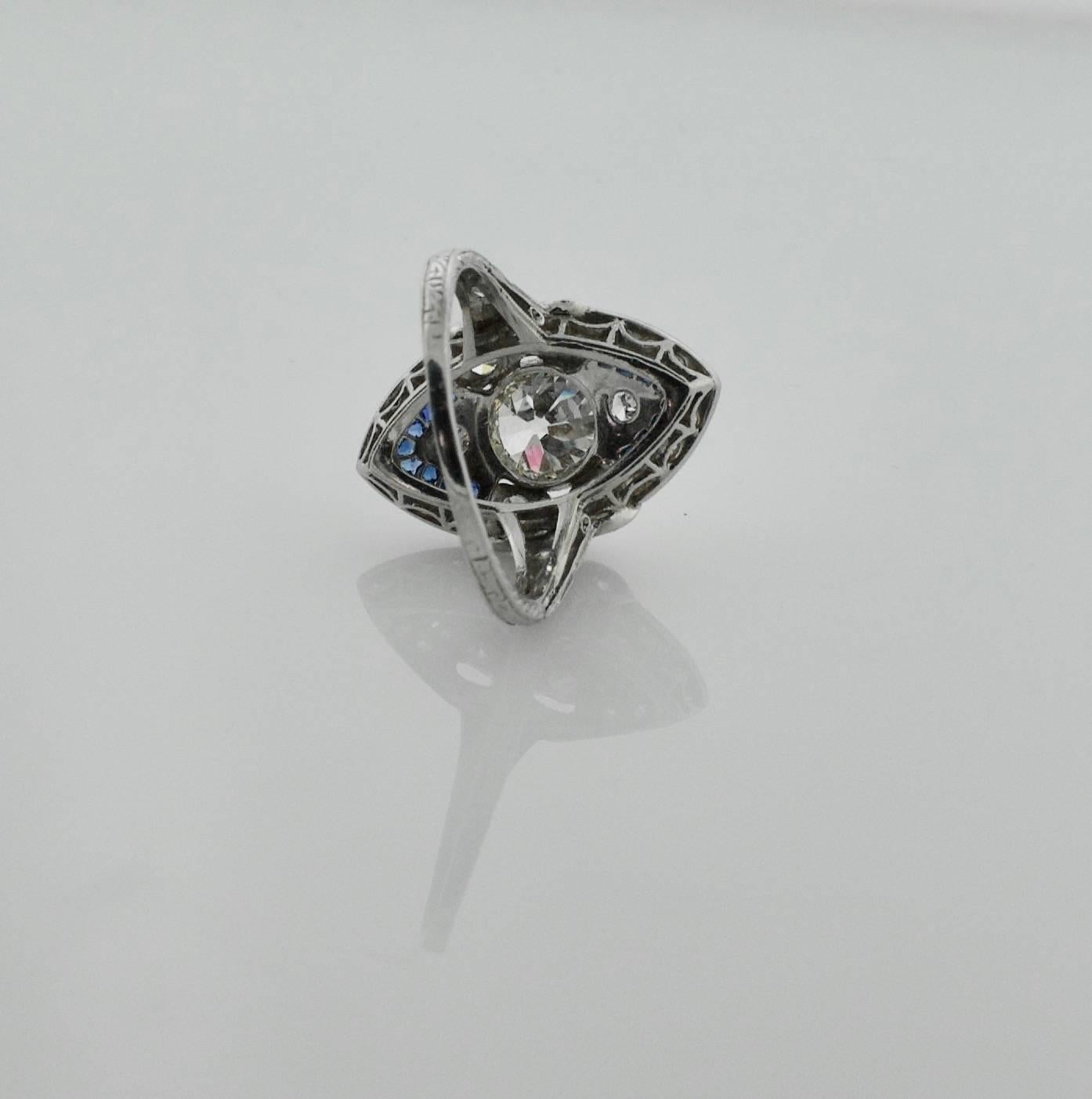  Diamond and Sapphire Ring in Platinum In Excellent Condition In Wailea, HI