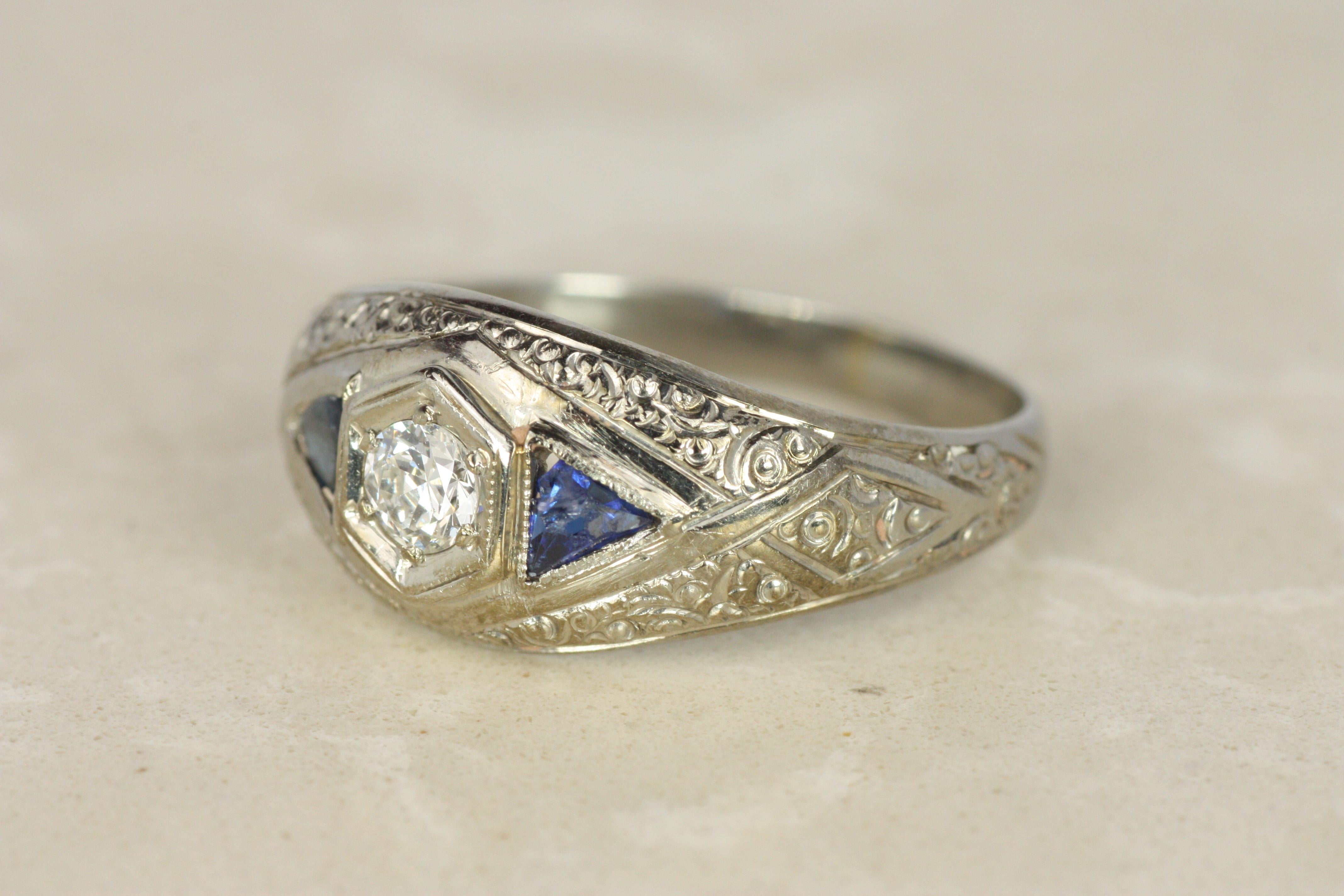 1920s Art Deco Diamond and Triangular Blue Sapphire Dome Band Ring in White Gold For Sale 2
