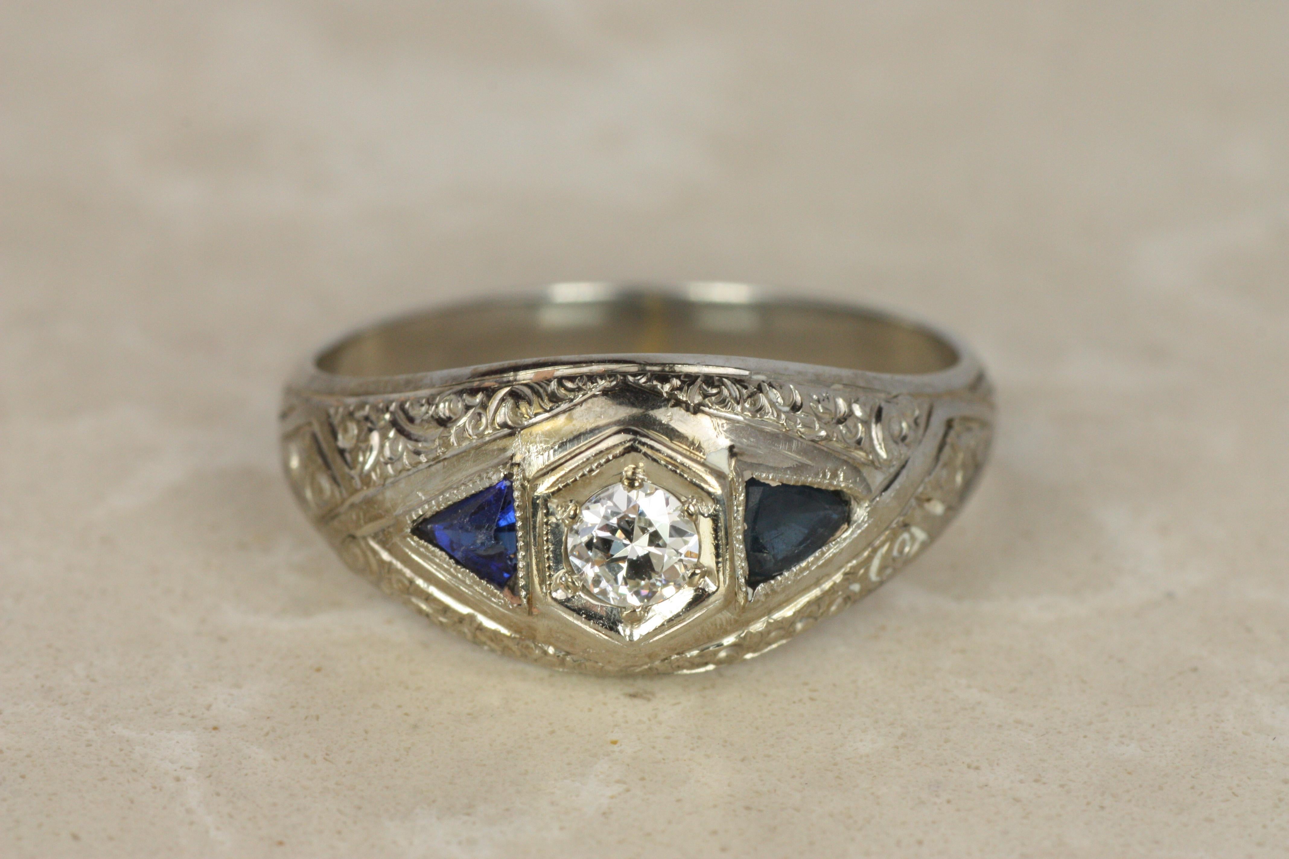 1920s Art Deco Diamond and Triangular Blue Sapphire Dome Band Ring in White Gold For Sale 3