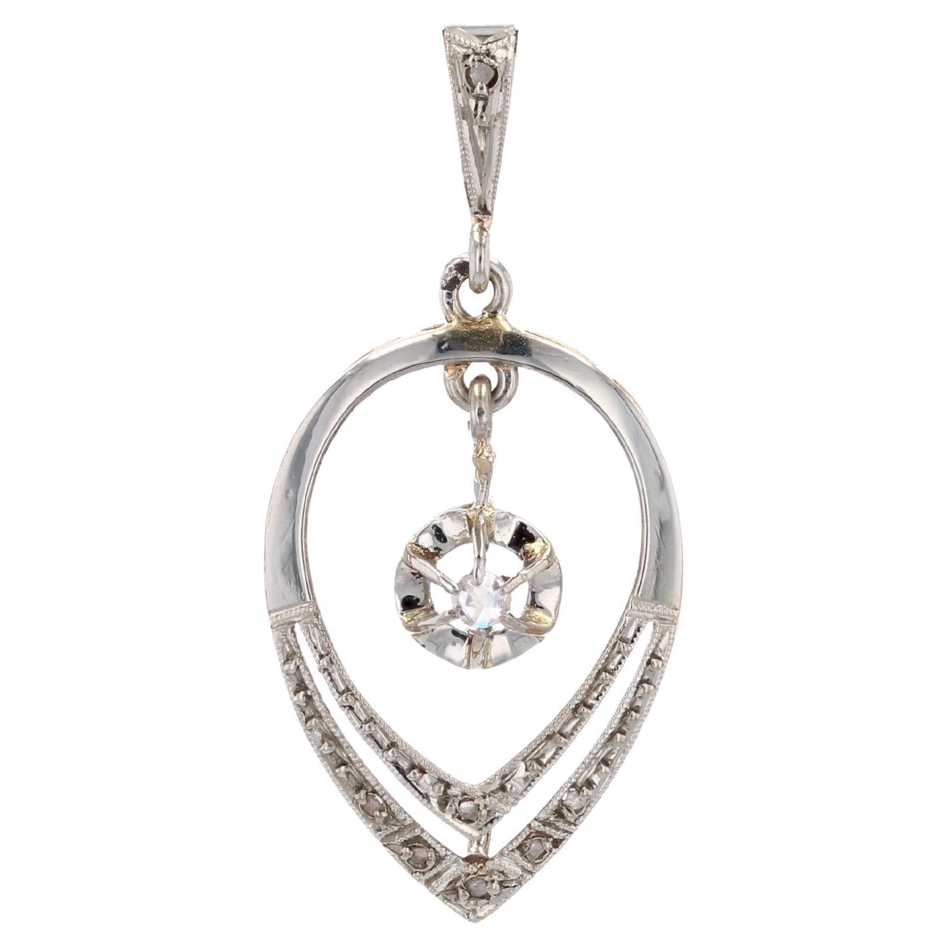 Pendentif en or blanc et jaune 18 carats avec diamants Art Deco des années 1920 en vente