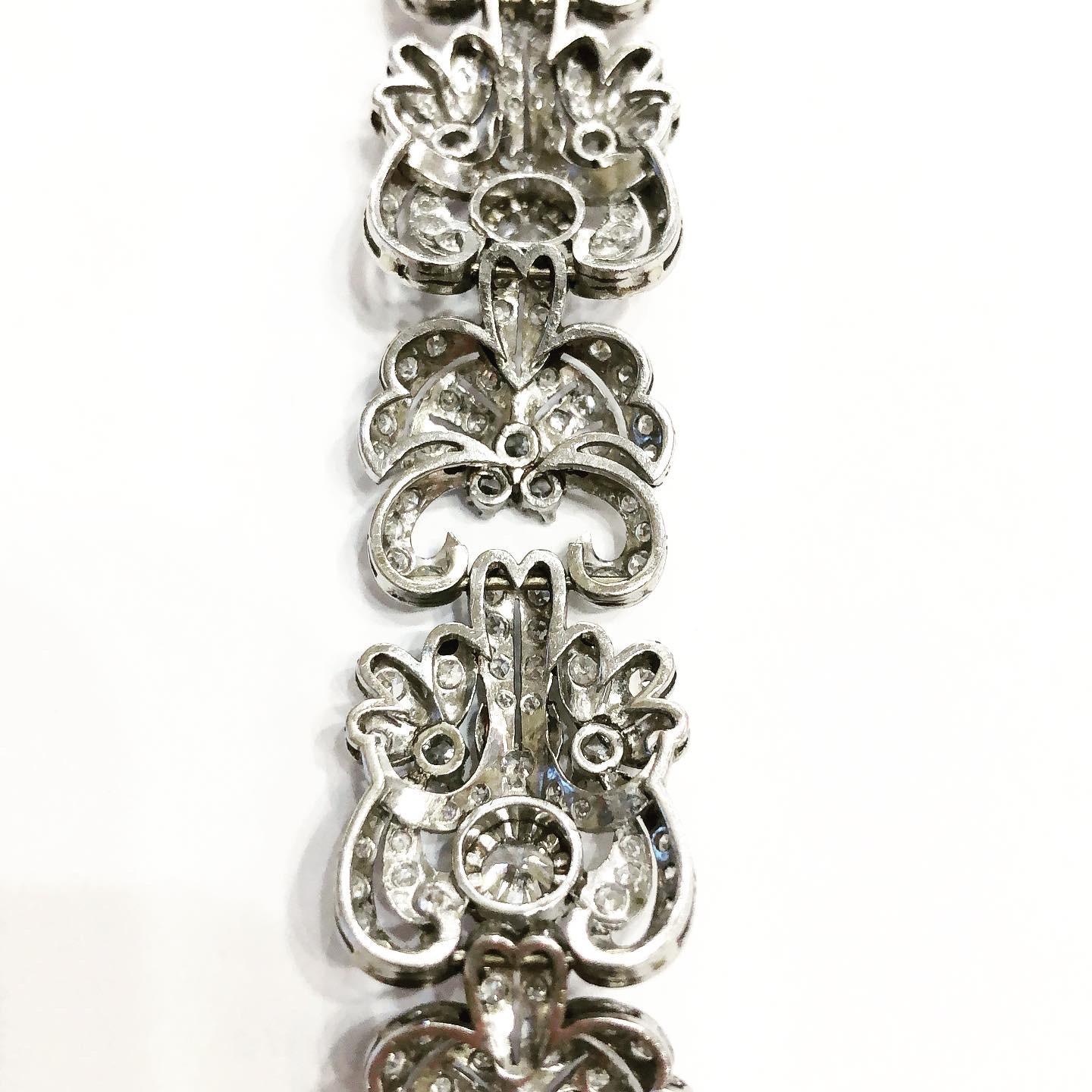 1930s Art Deco 8.7 Carat Diamonds and Platinum Articulated Bracelet In Good Condition In Pamplona, Navarra