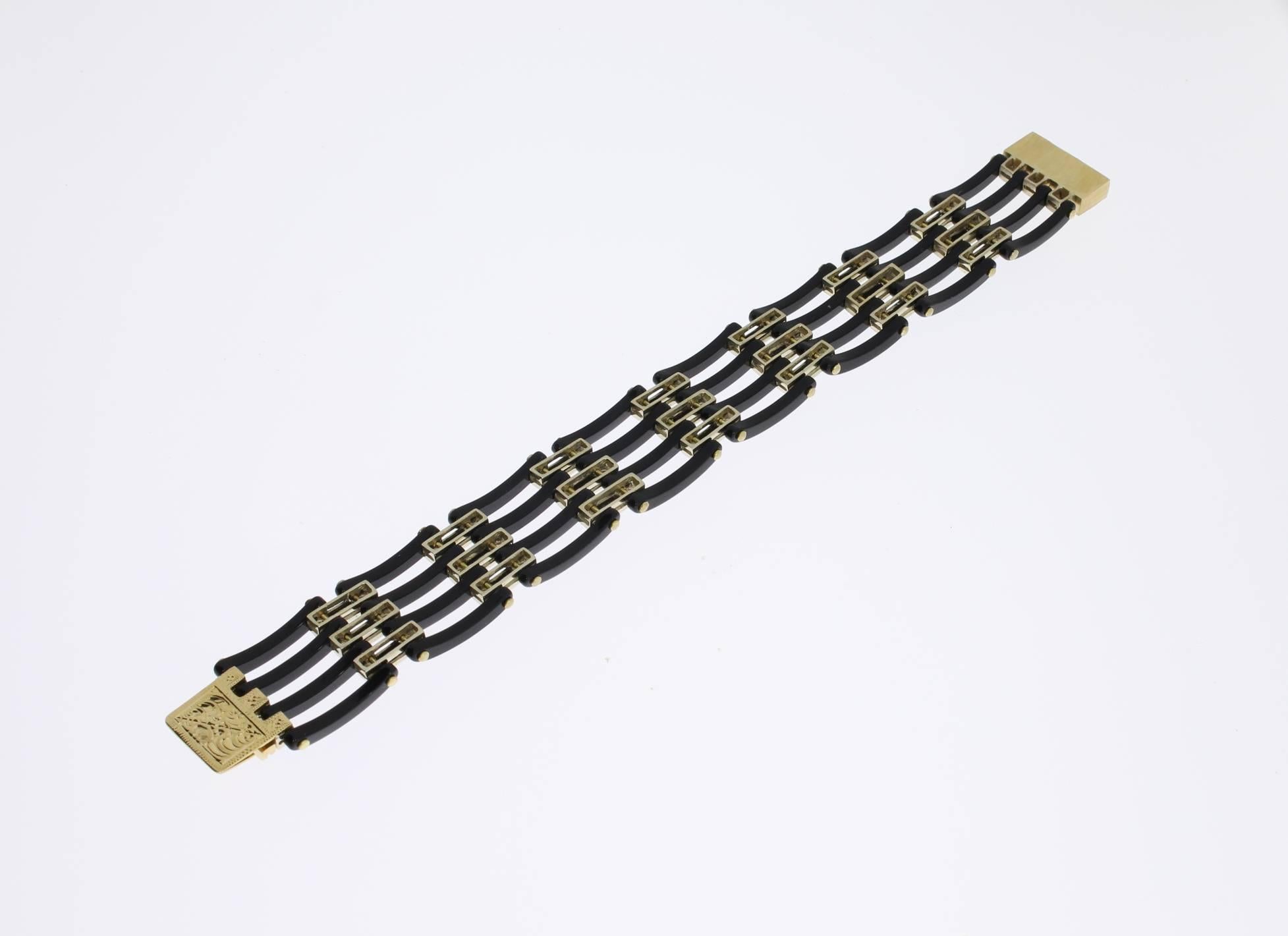 1920s Art Deco Diamonds Onyx 18 Carat Gold Link Bracelet In Excellent Condition For Sale In Berlin, DE