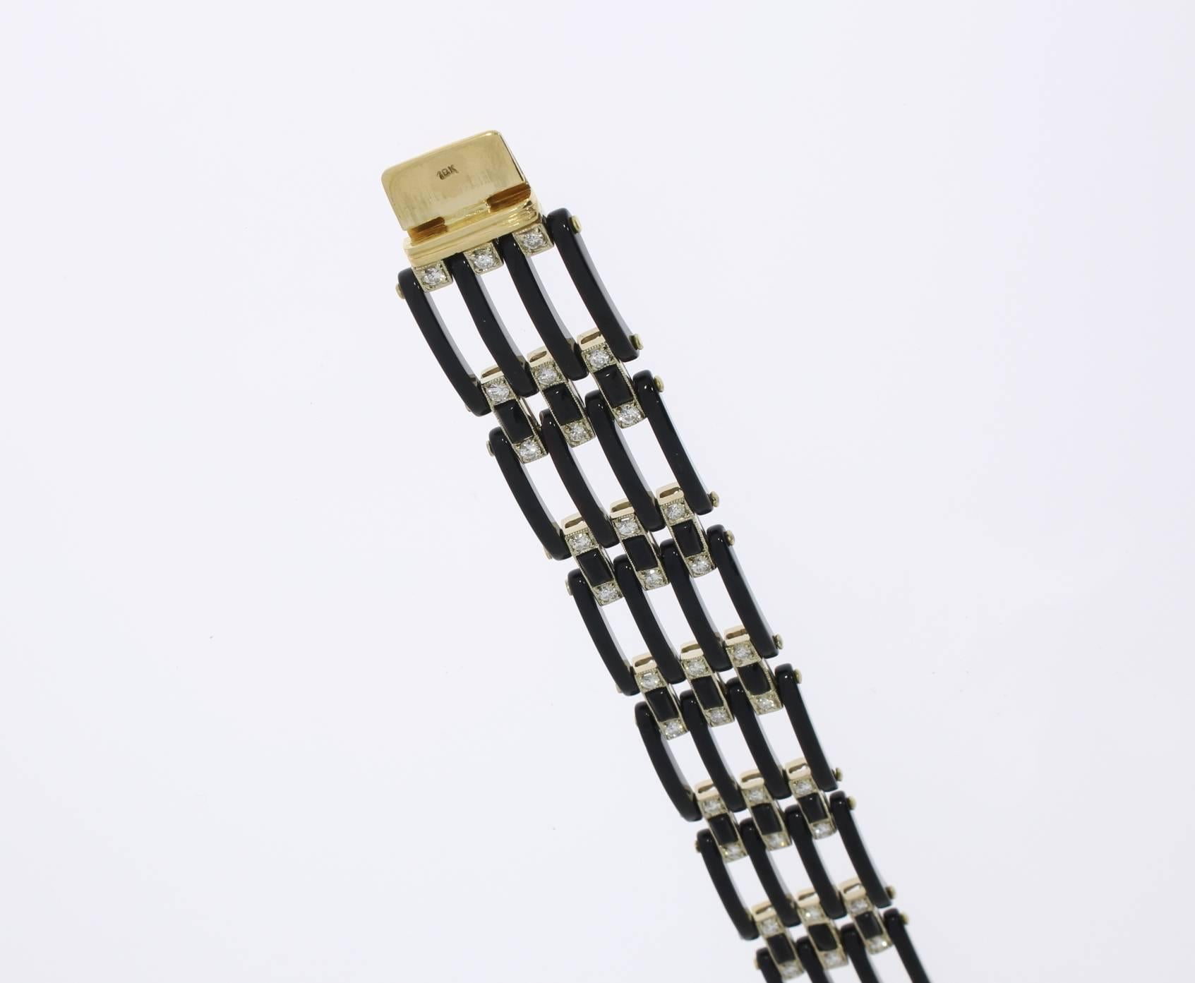 1920s Art Deco Diamonds Onyx 18 Carat Gold Link Bracelet For Sale 2