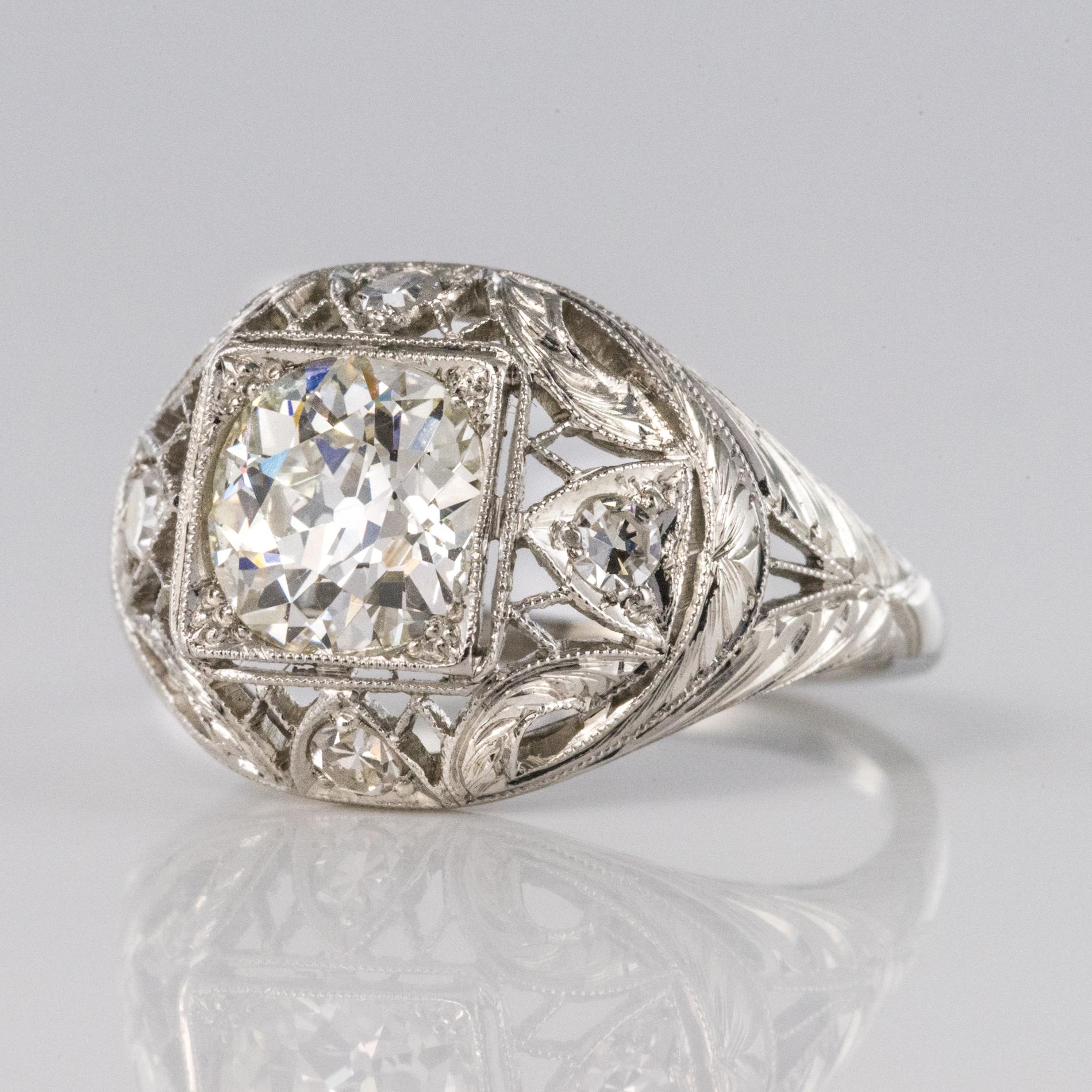 1920s Art Deco Diamonds Platinum Dome Ring In Excellent Condition For Sale In Poitiers, FR