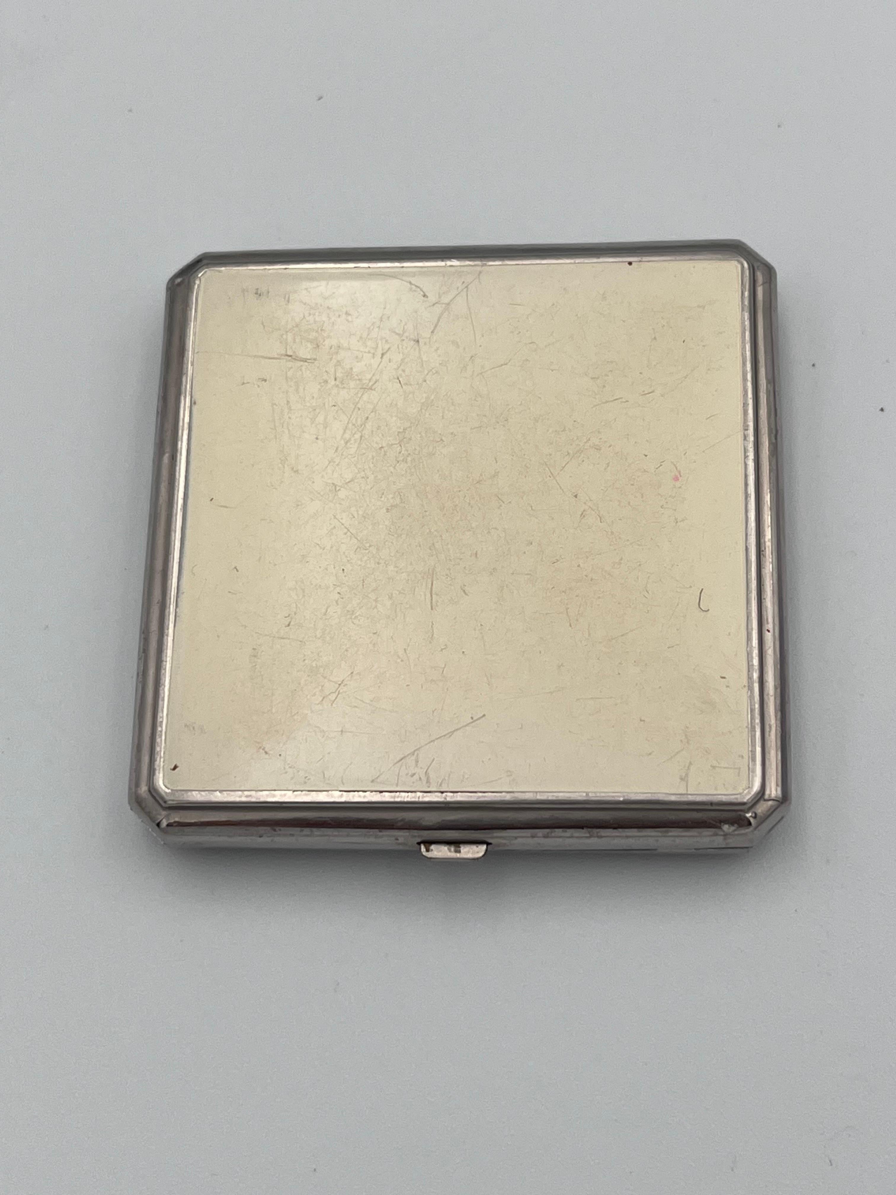 1920's Art Deco Enamel Ladies Make up Compact Mirror Rouge, Mirror, Puffs For Sale 1