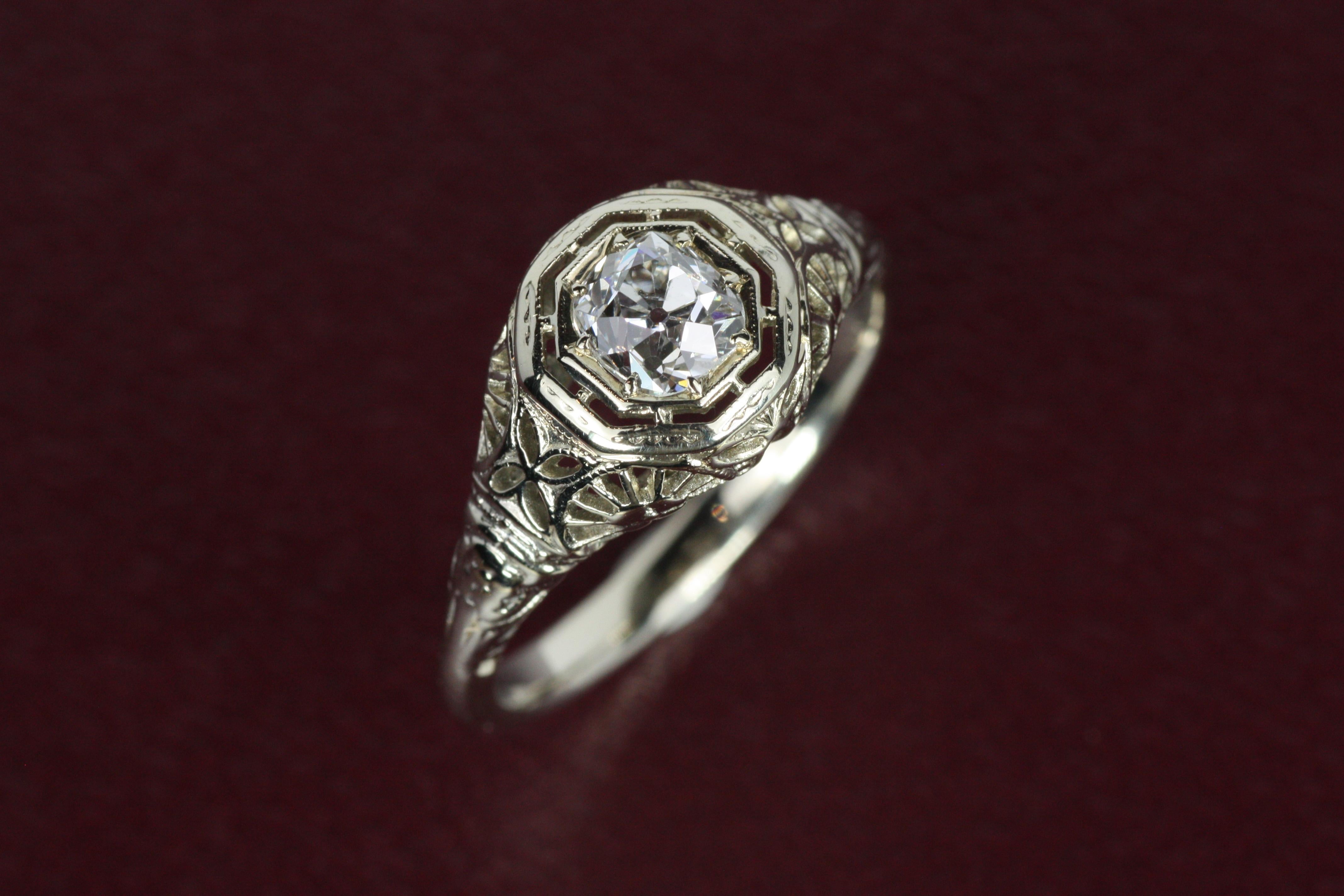 Women's 1920s Art Deco Filigree Engagement Ring with 0.55ct Old Mine Cut Diamond in 14K For Sale