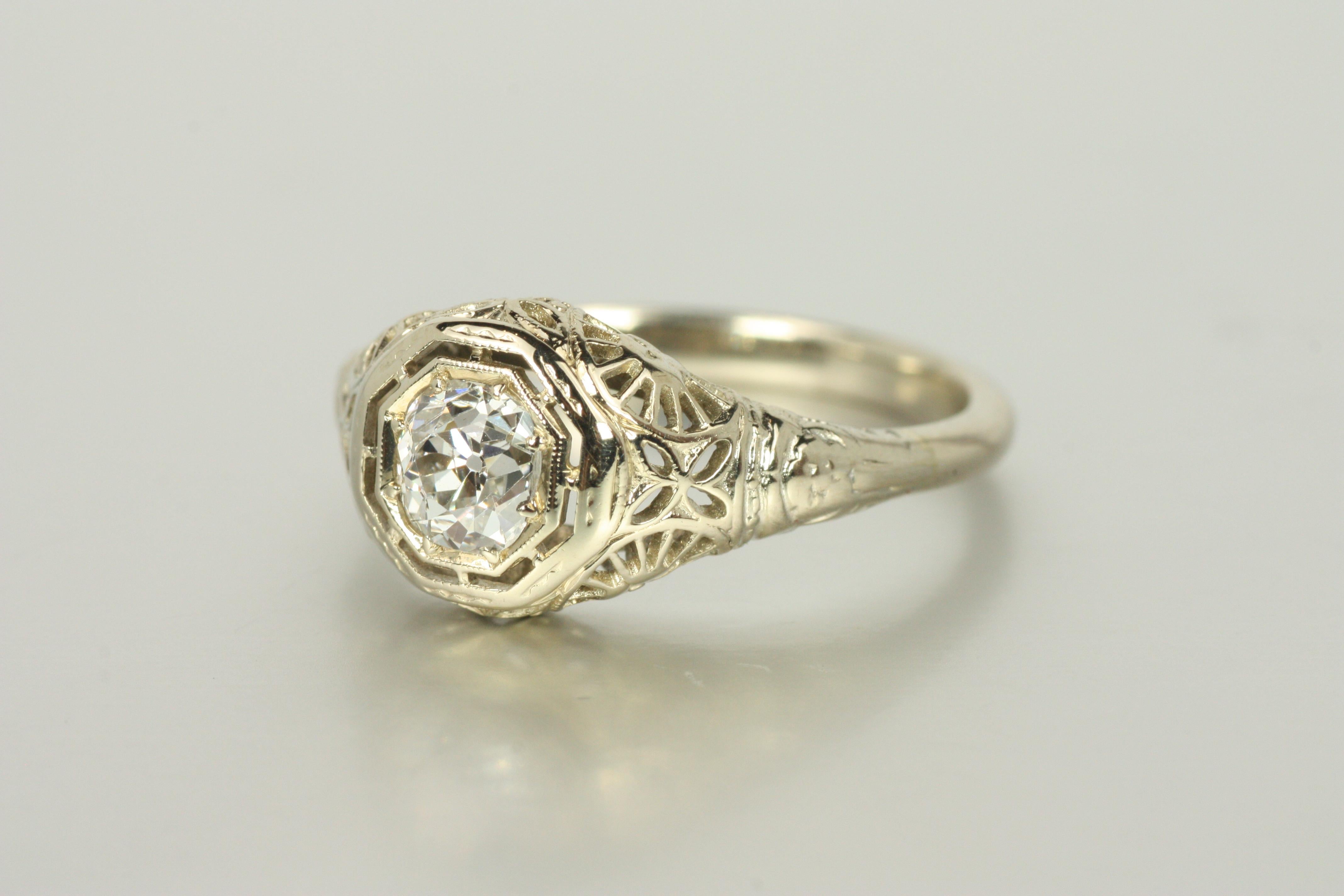 1920s Art Deco Filigree Engagement Ring with 0.55ct Old Mine Cut Diamond in 14K For Sale 1