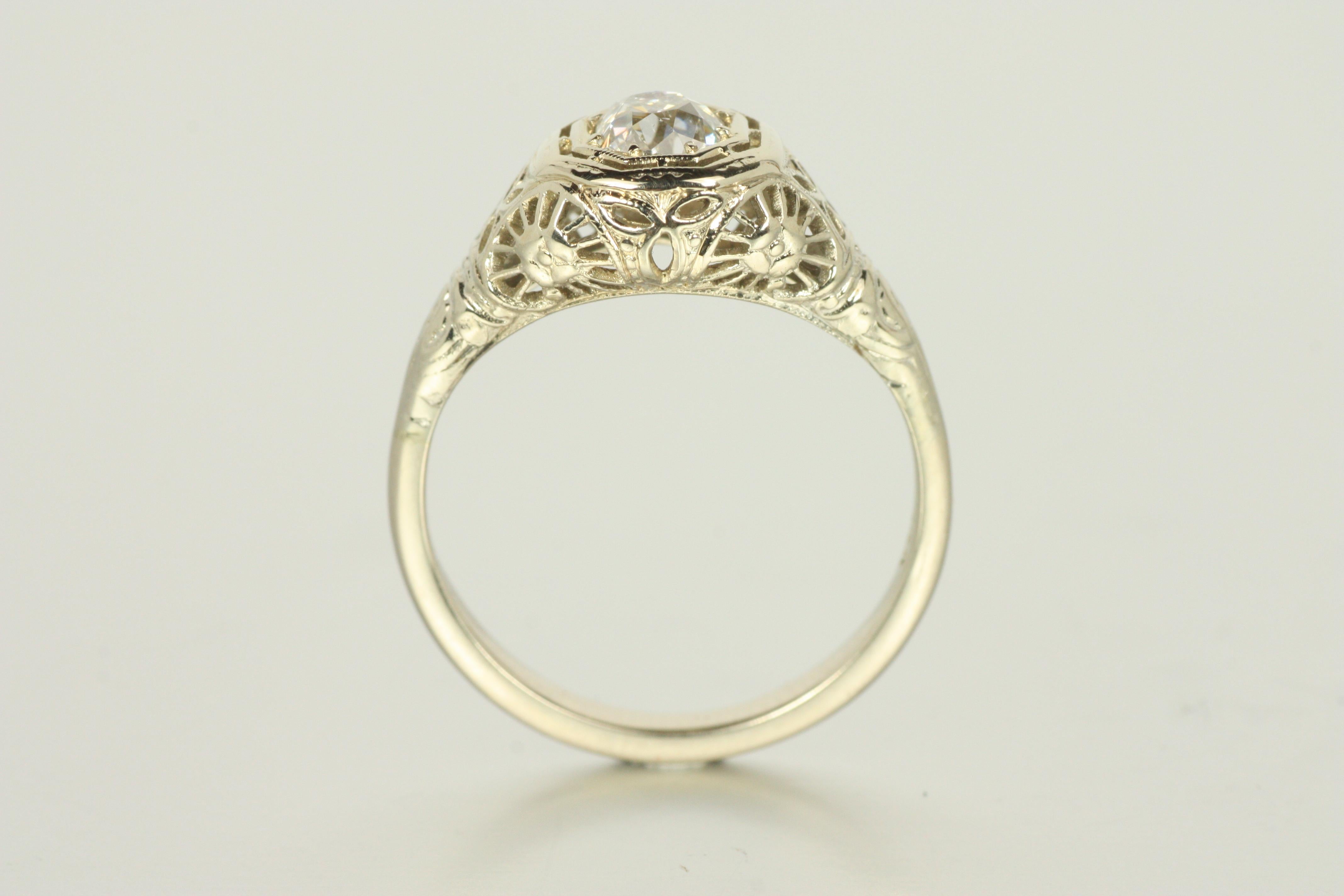 1920s Art Deco Filigree Engagement Ring with 0.55ct Old Mine Cut Diamond in 14K For Sale 4