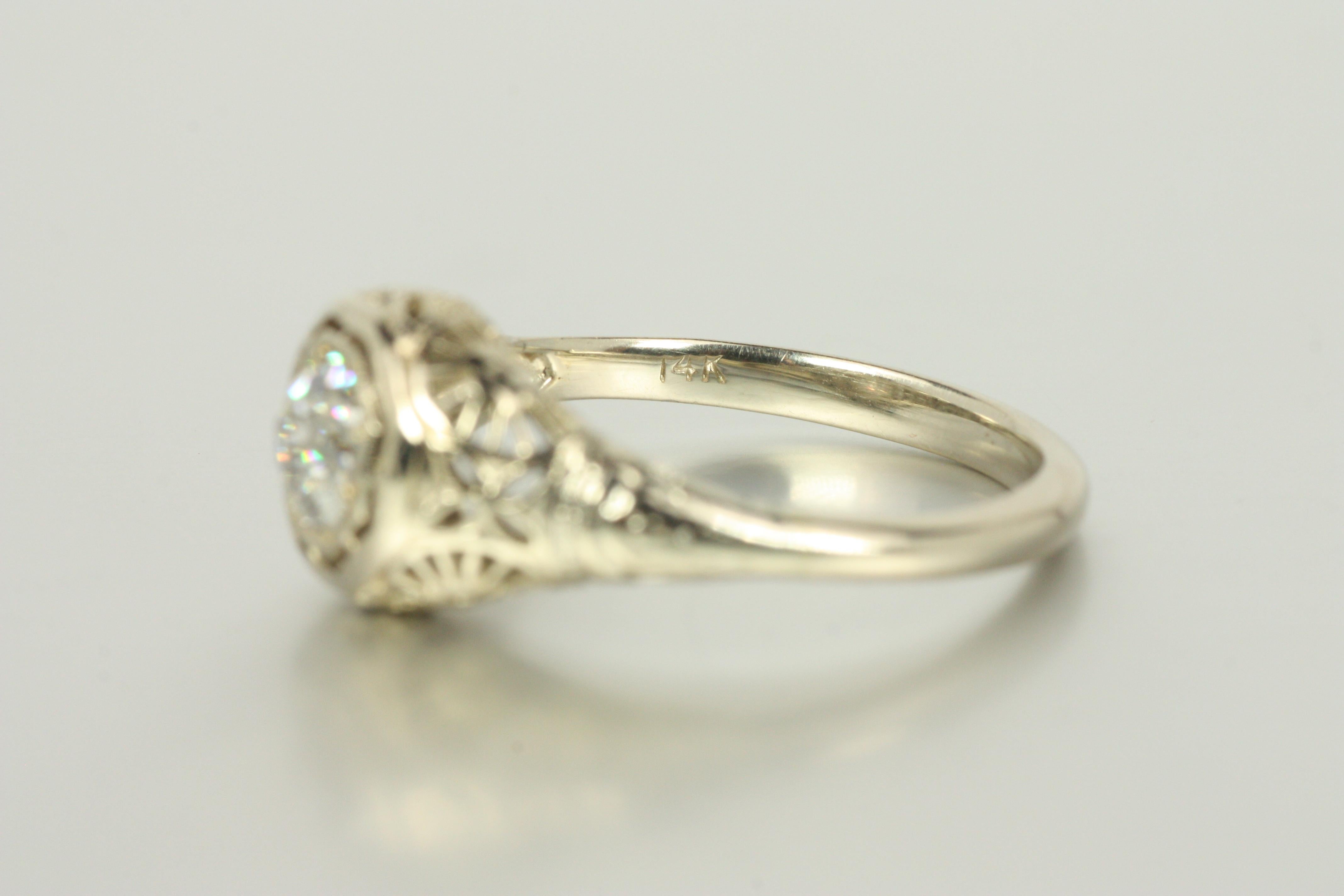1920s Art Deco Filigree Engagement Ring with 0.55ct Old Mine Cut Diamond in 14K For Sale 5