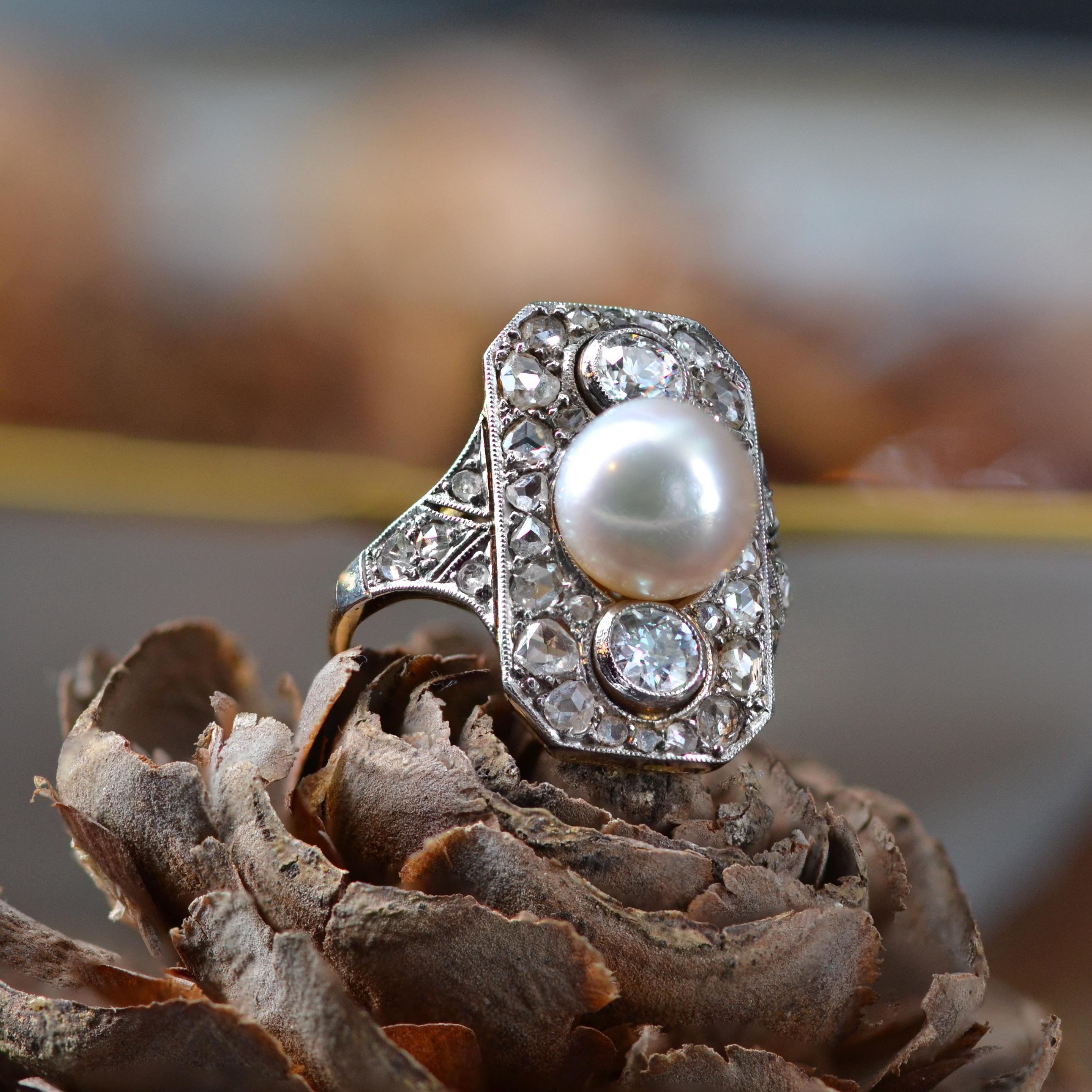 1920s Art Deco Fine Pearl Diamonds 18 Karat Yellow Gold Platinum Ring For Sale 6
