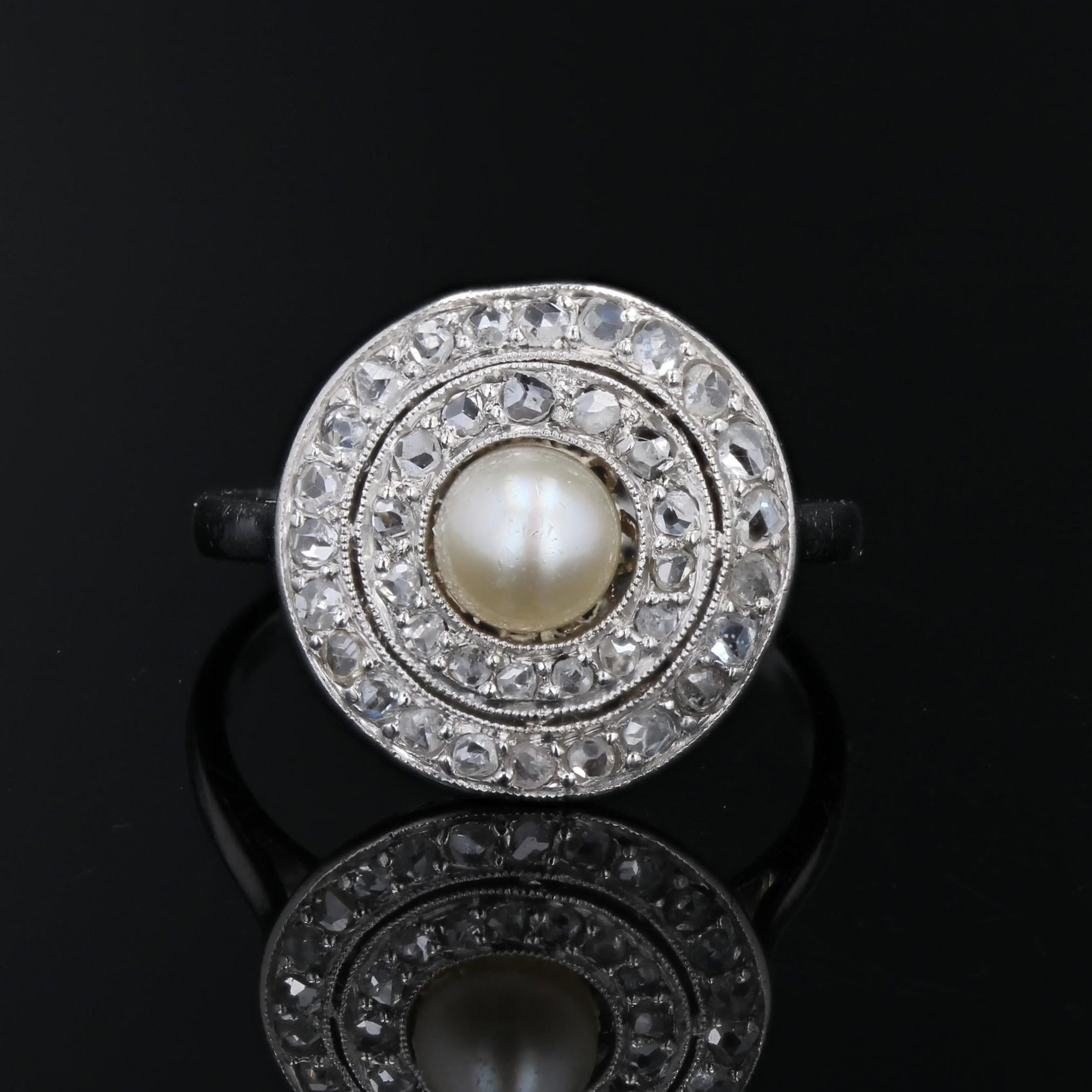 Anello tondo in platino con perle e diamanti Art Deco degli anni '20 In condizioni buone in vendita a Poitiers, FR