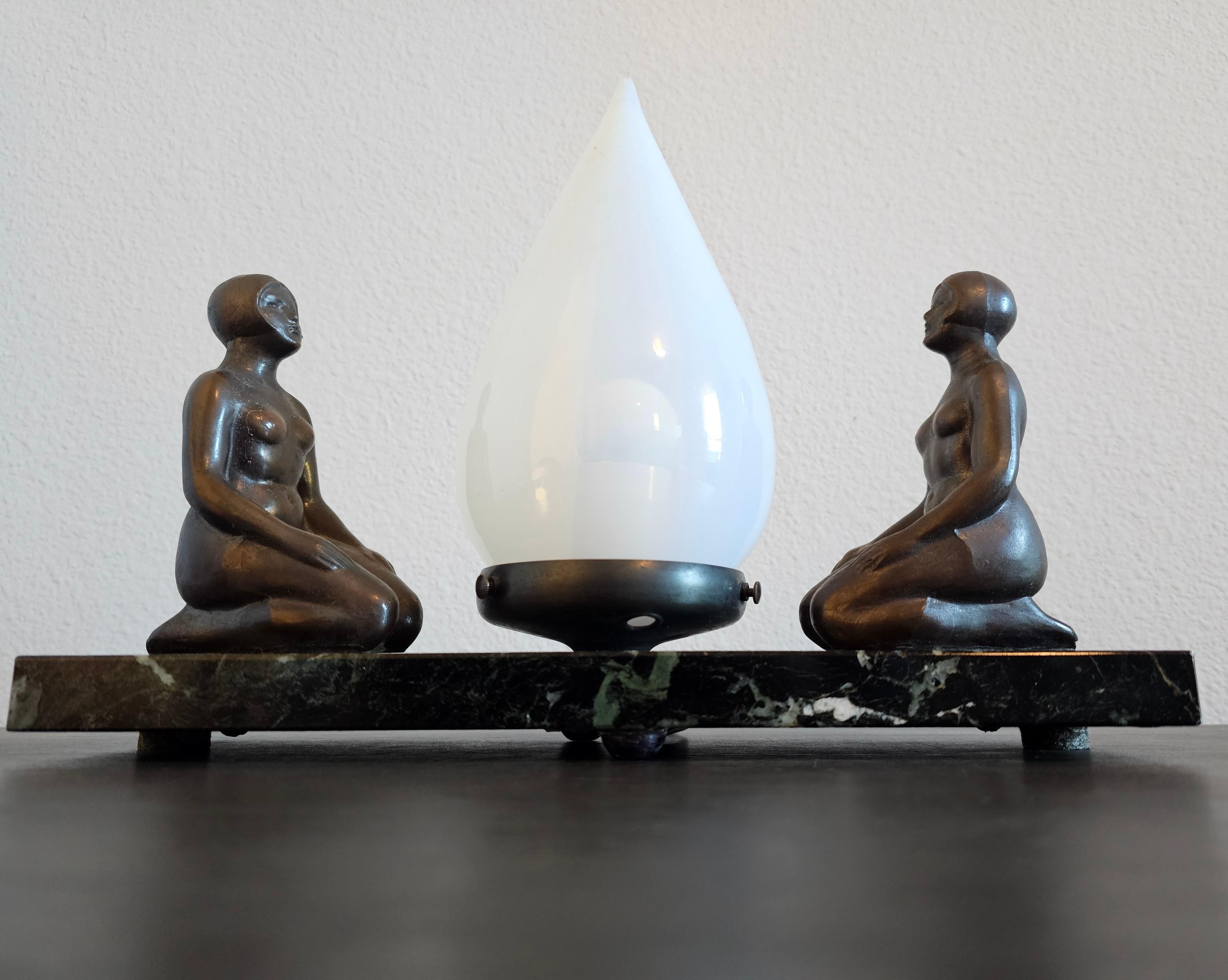 1920er Jahre Art Deco Frankart / Nuart Stil Skulpturale Nude Tischlampe im Angebot 4