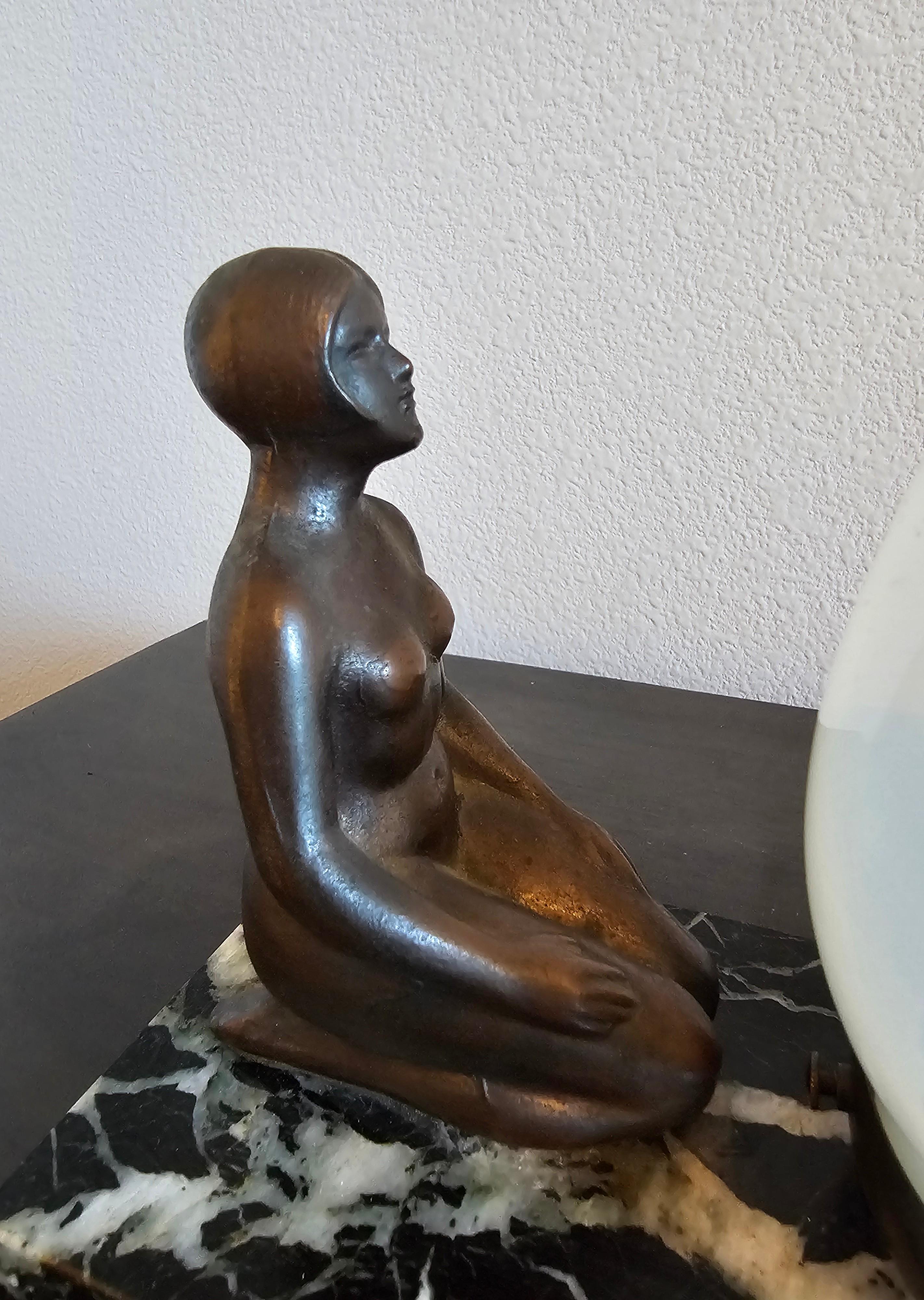 Lampe de table sculpturale nue Art Déco Frankart / Nuart Style des années 1920  en vente 1