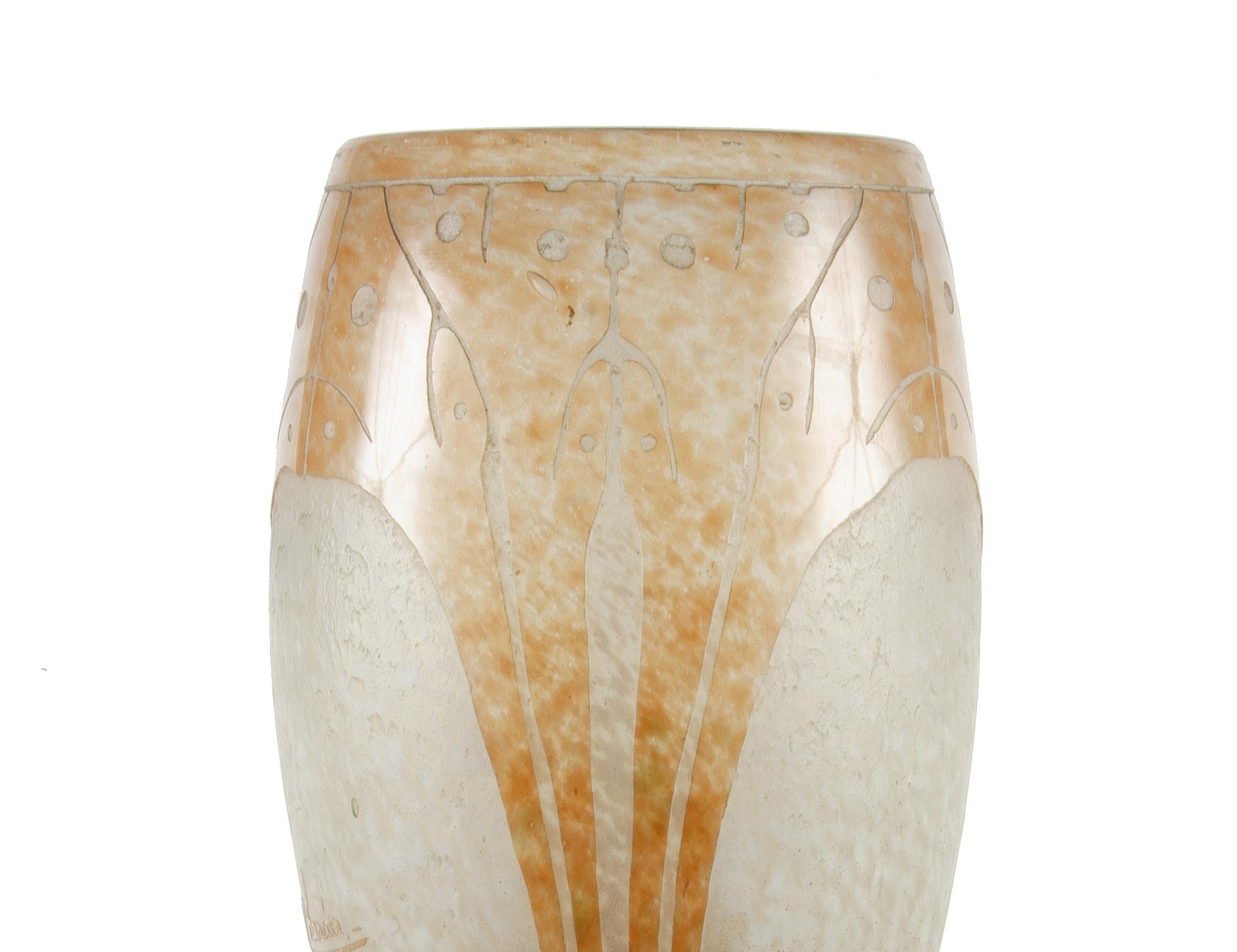 Moulage Vase Art Déco en verre français des années 1920 avec algues par Charder pour Le Verre Français en vente