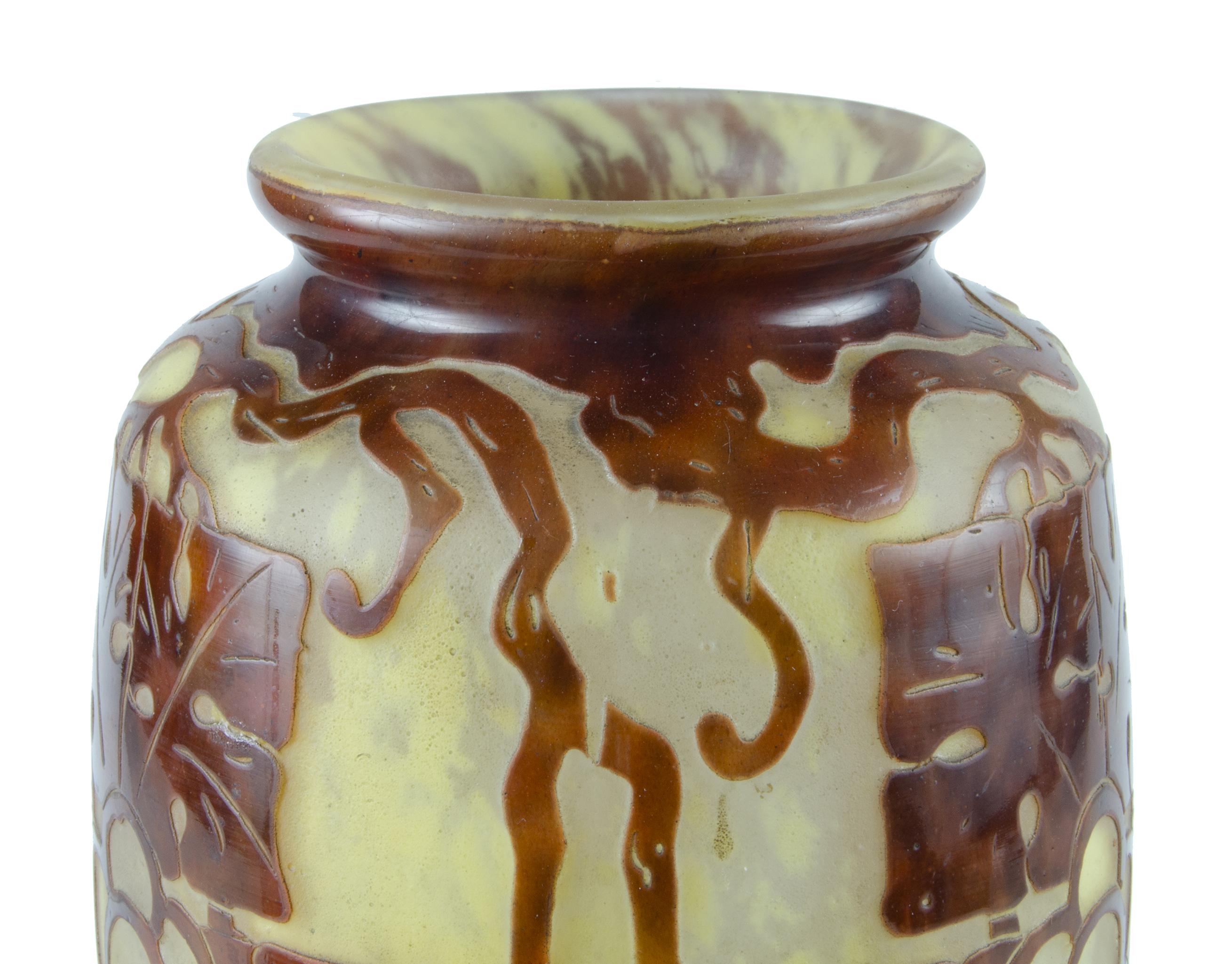 1920s Art Déco French Hand-Painted Frosted Vase by Charder for Le Verre Français Vaciado en venta
