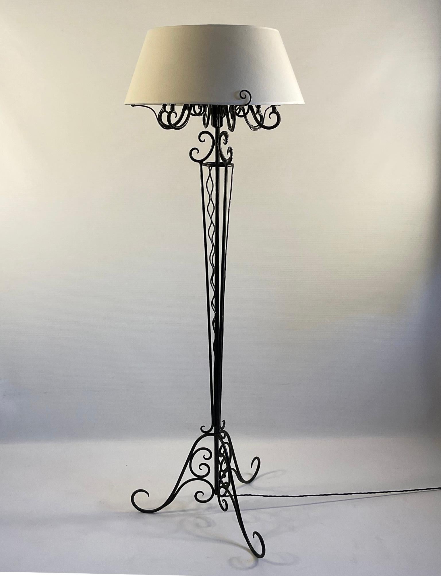 1920s Art Deco French Wrought Iron Floor Lamp in the Style of René Prou For Sale 10