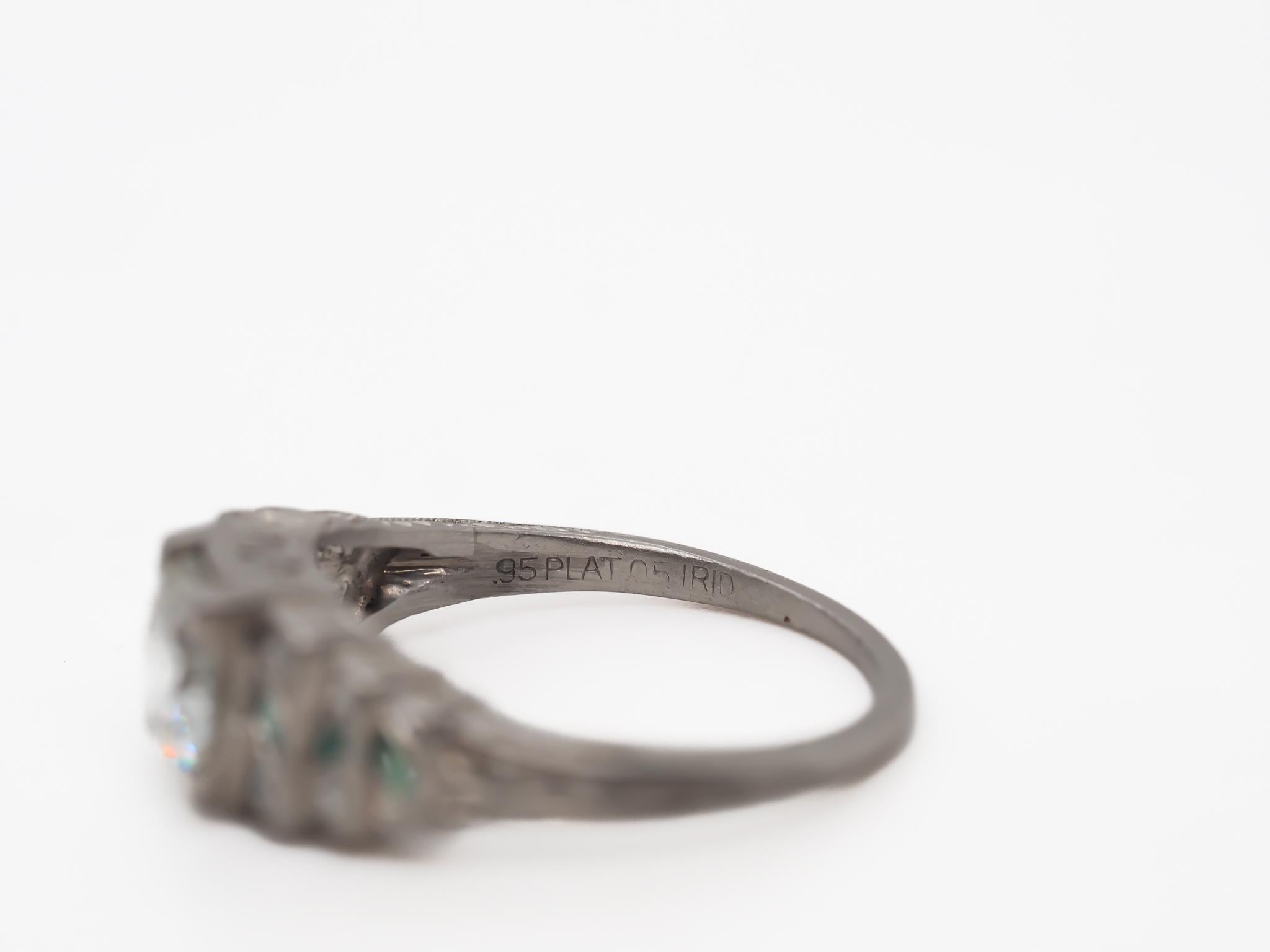 Women's 1920s Art Deco GIA 1.04ct Old European Diamond and Emerald Engagement Ring - For Sale