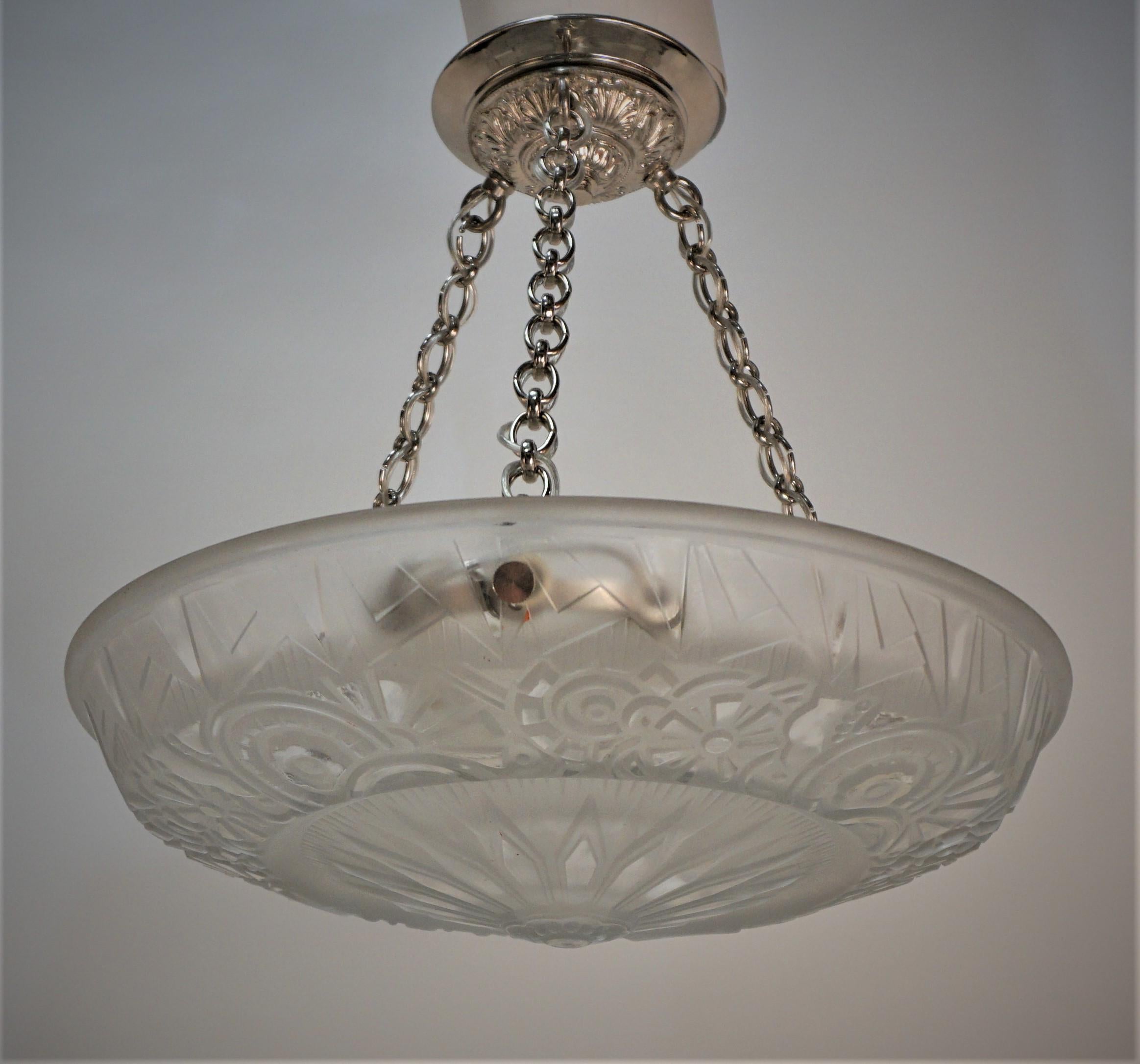 Early 20th Century 1920s Art Deco Glass and Bronze Chandelier by Muller Freres  For Sale
