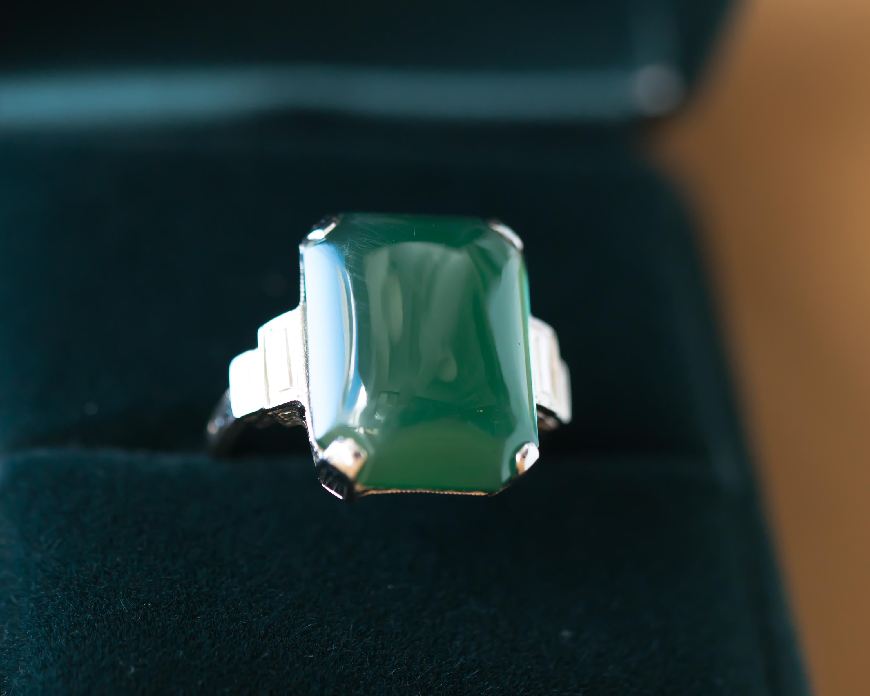 1920s Art Deco Jade, Diamond and 14 Karat White Gold Ring 4