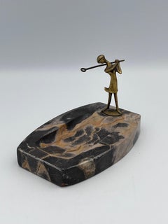1920's Art Deco Karl Hagenauer Lady Golfer Bronze & Marmor Vide Poche oder Aschenbecher