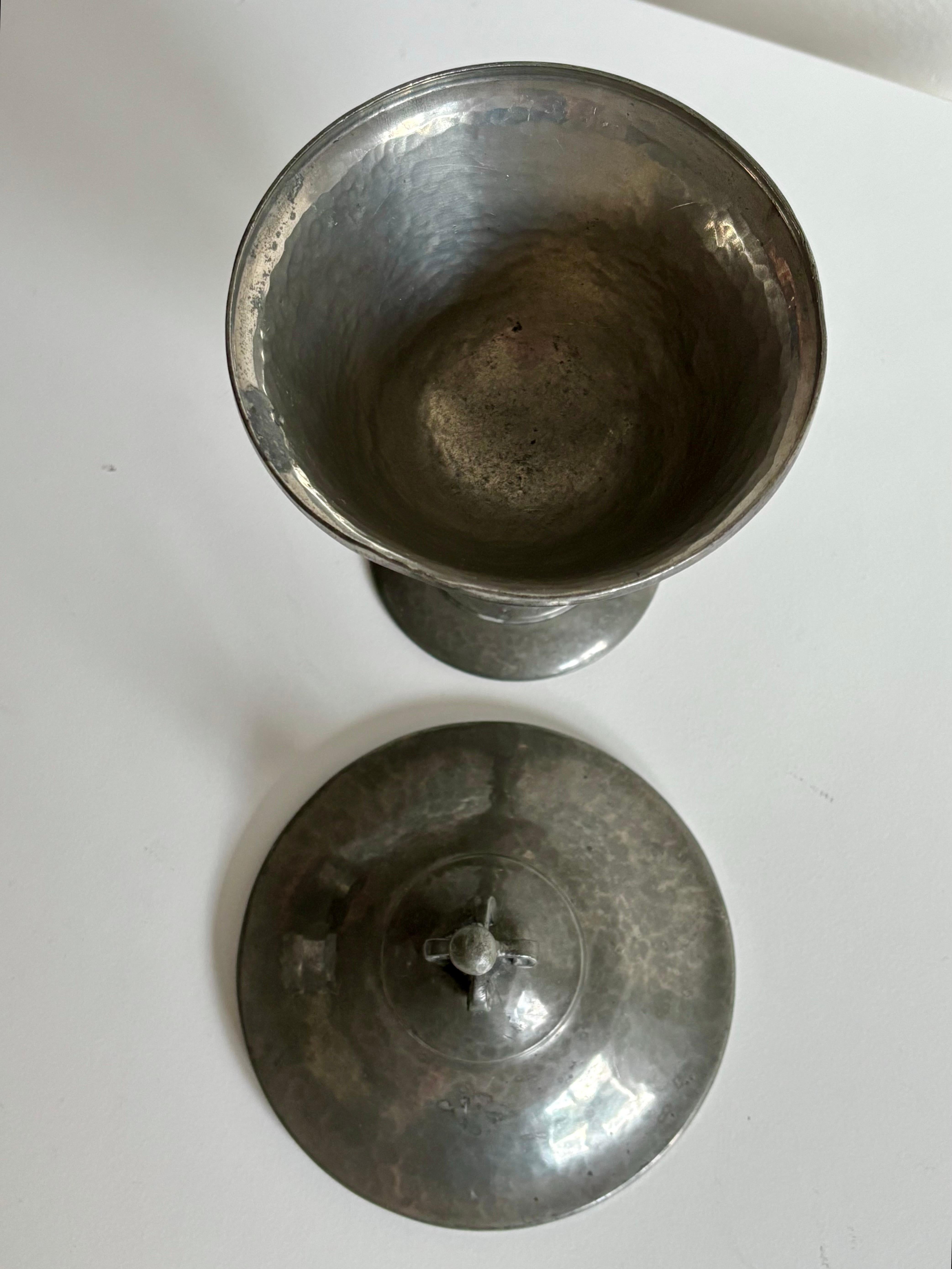 1920s Art Deco Lidded Pewter Bowl, Denmark In Good Condition For Sale In Copenhagen, DK