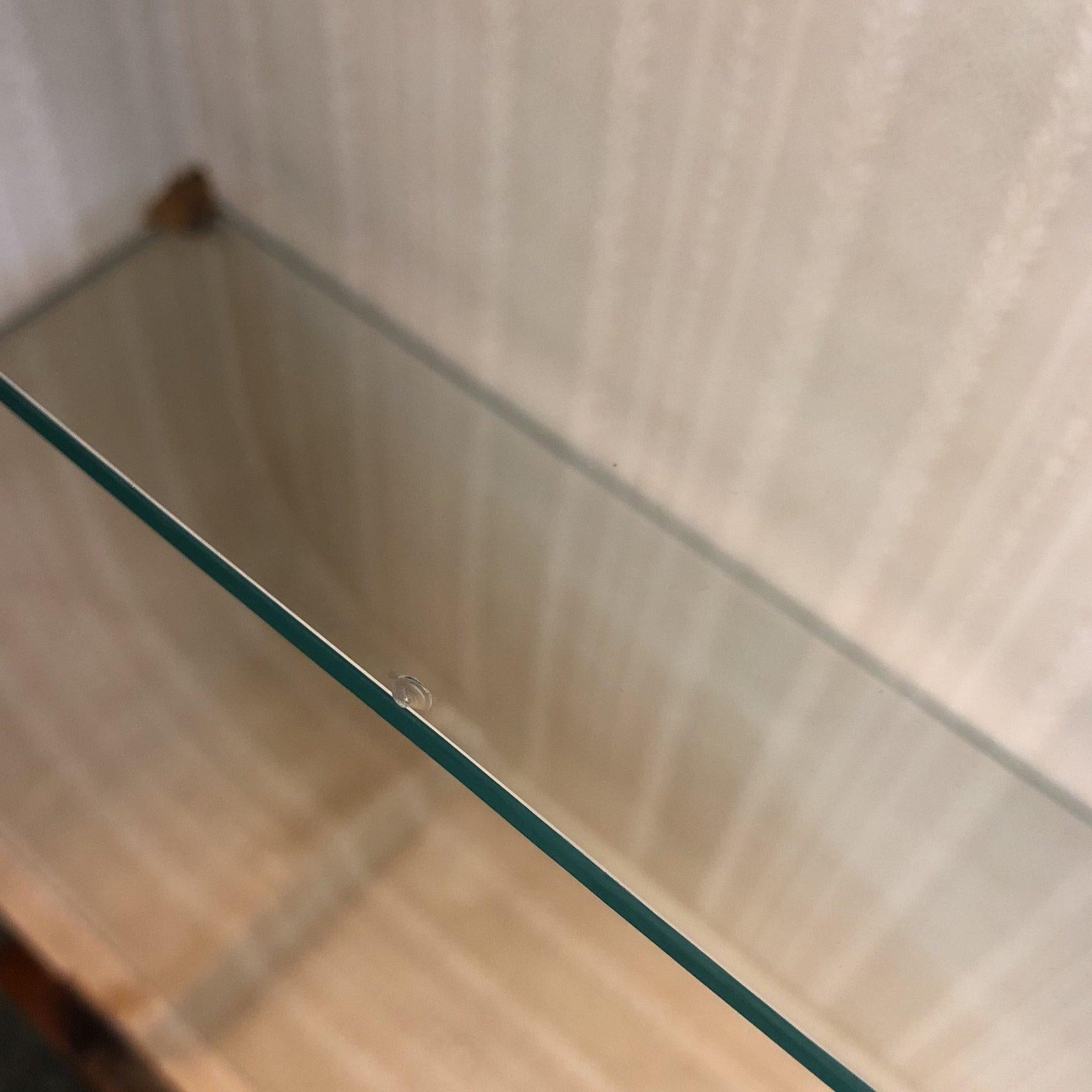 1920s Art Deco Mahogany Veneer Display Cabinet For Sale 1
