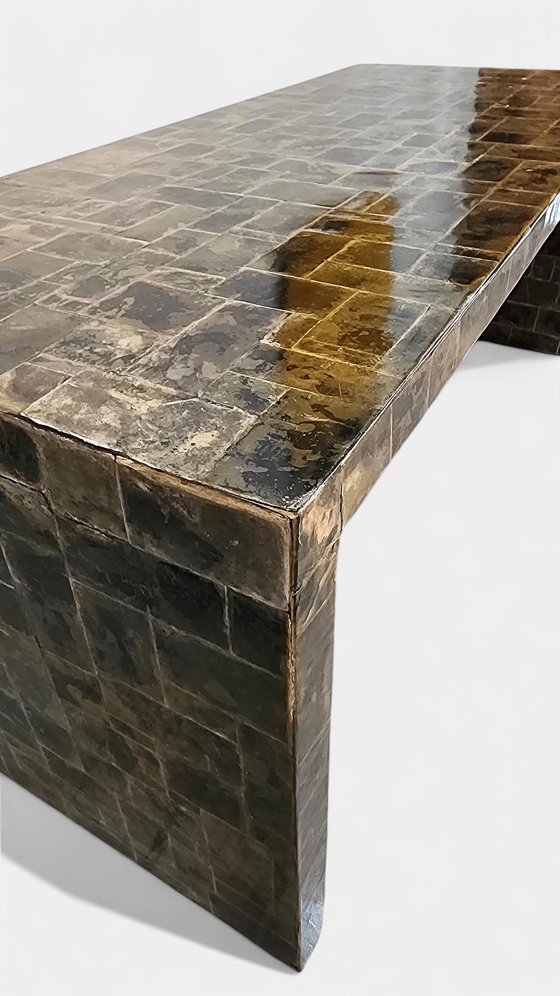 Début du 20ème siècle 1920's Art Déco J.M. Table d'appoint en mica et en bois de style Frank par Comte S.A., Argentina en vente
