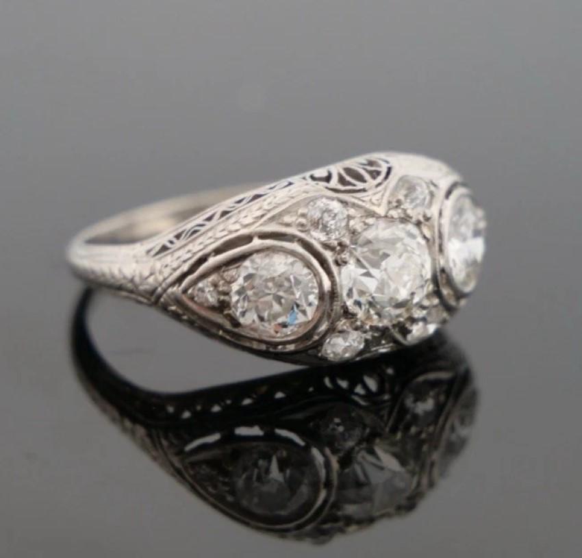 1920er Art Deco Alte Europäische Schliffe Handgefertigter Filigraner 2.00CTW Platin Diamant Ring im Angebot 7