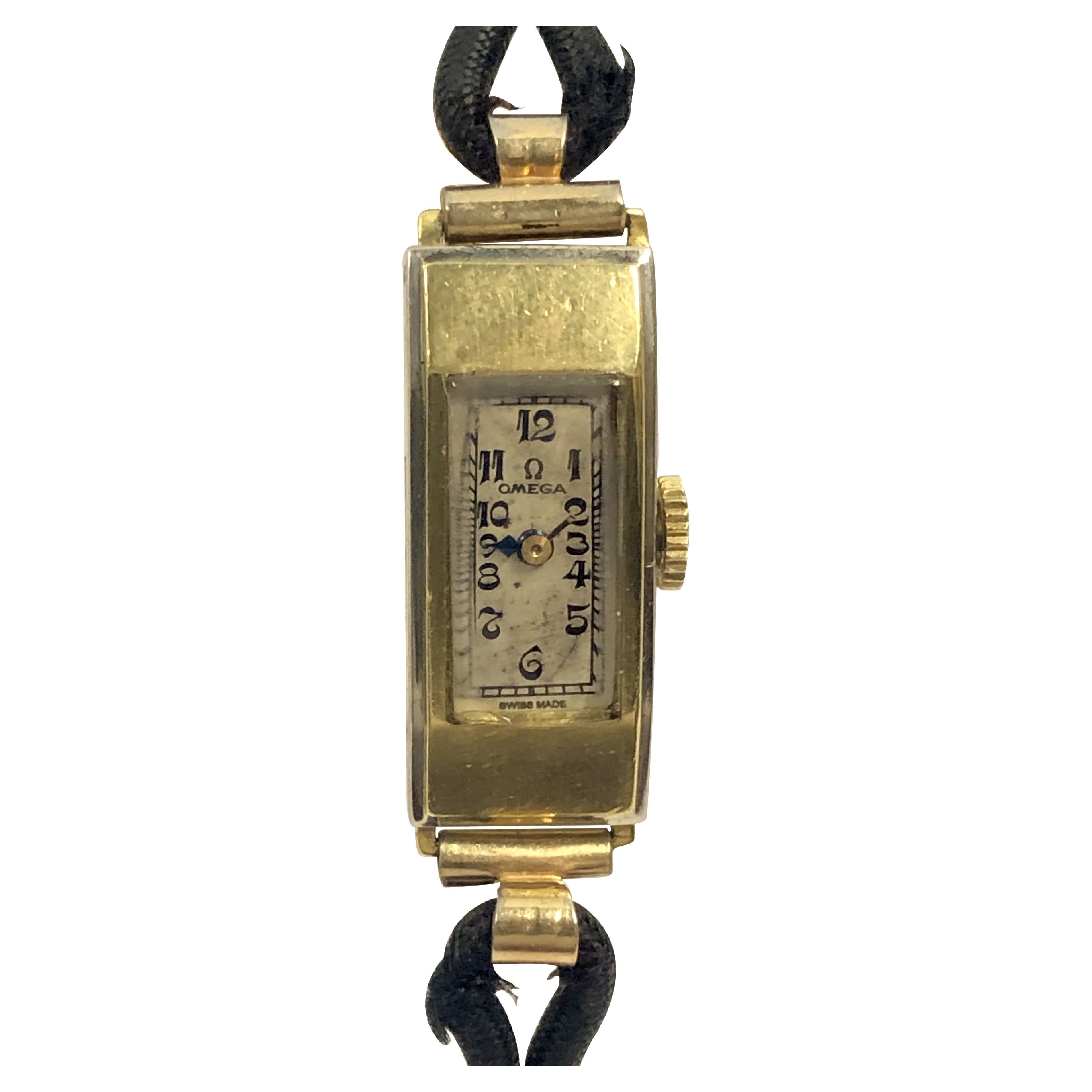 Orologio da polso da donna Omega in oro giallo degli anni '20 Art Deco