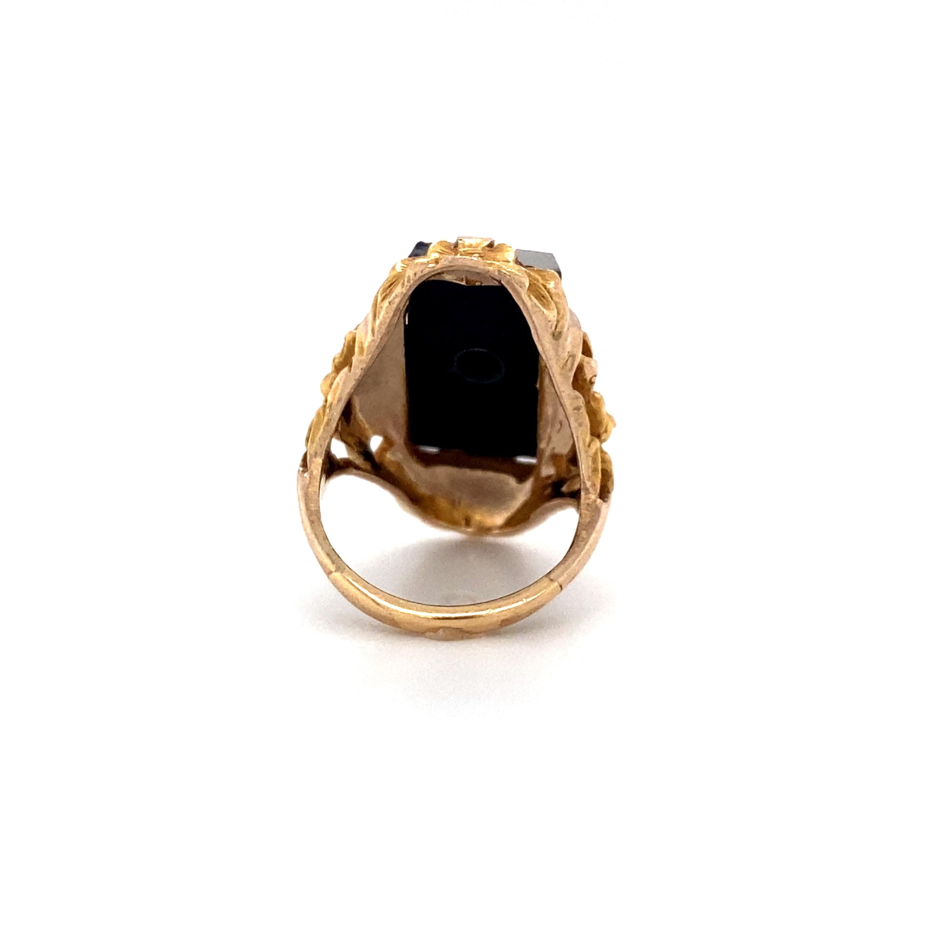 1920s Art Deco Onyx and Diamond Floral Ring in 14 Karat Gold In Excellent Condition In Atlanta, GA