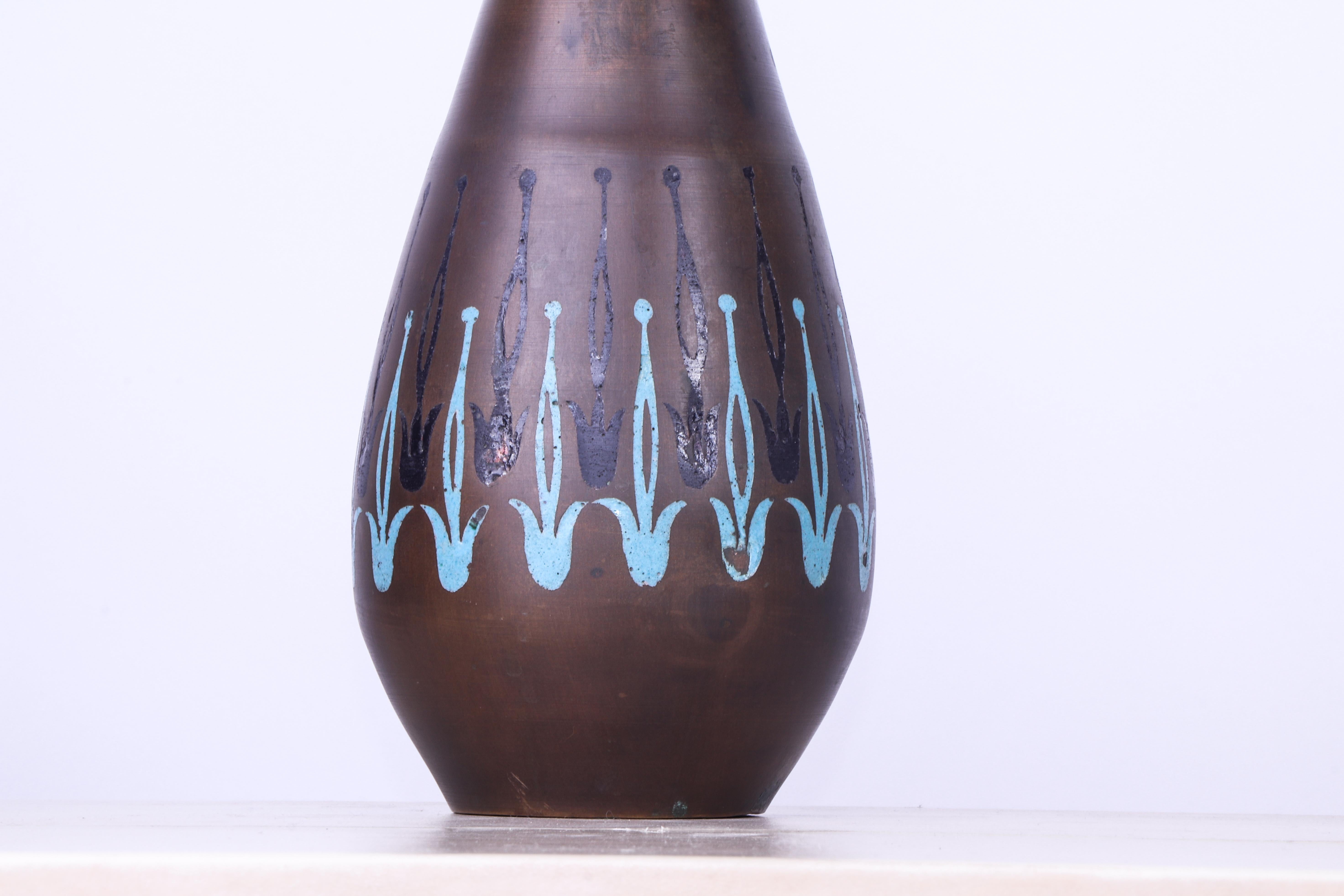 Art Déco Vaso in bronzo patinato Art Deco del 1920 con smalto in vendita