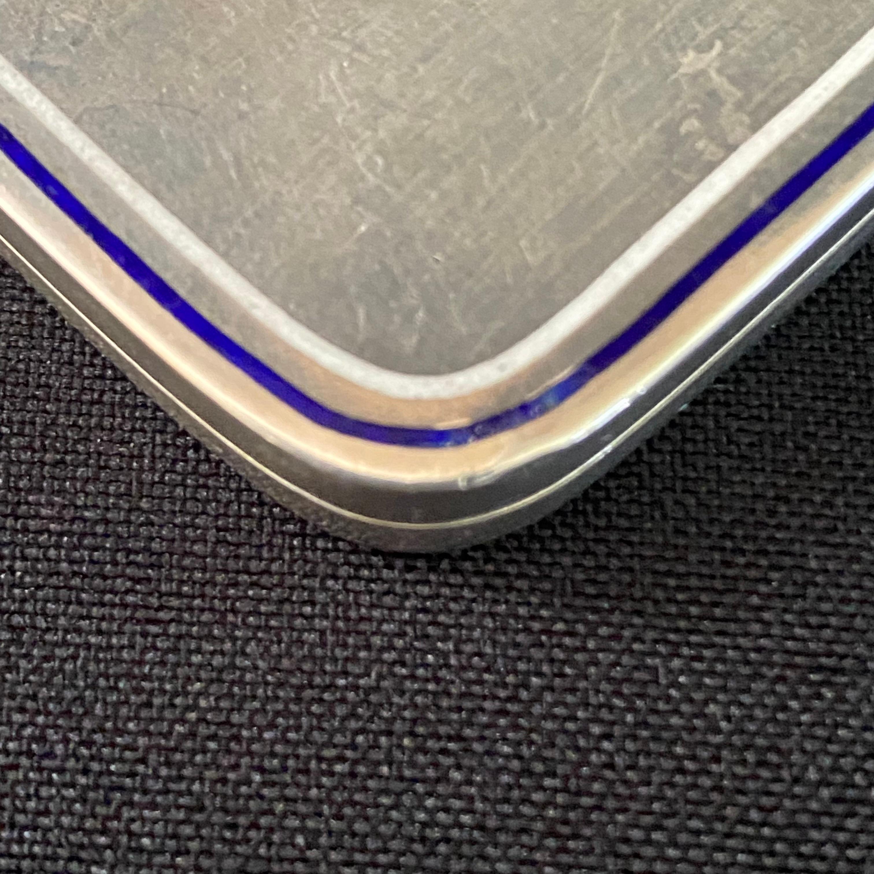 Portasigarette o portanome in argento con iniziali MD del periodo Art Deco del 1920 di Hermés. In condizioni buone in vendita a Trieste, IT